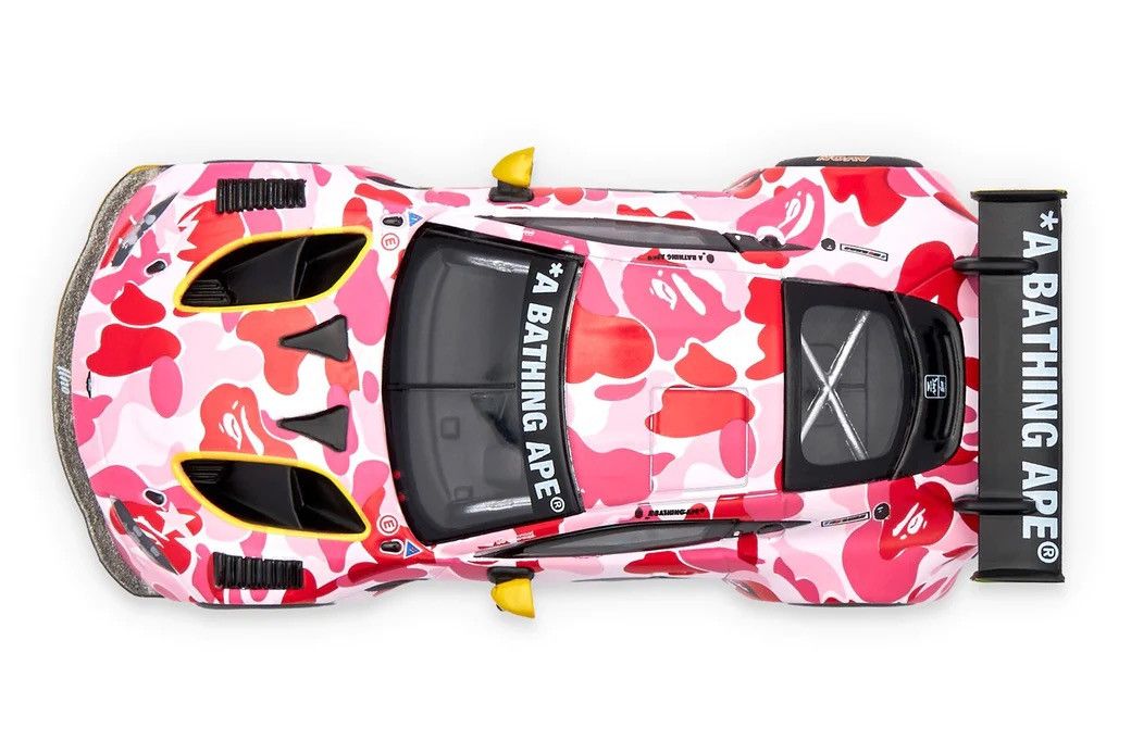 Bape Bape Aston Martin GT3 1/64 Model Car Size ONE SIZE - 4 Thumbnail