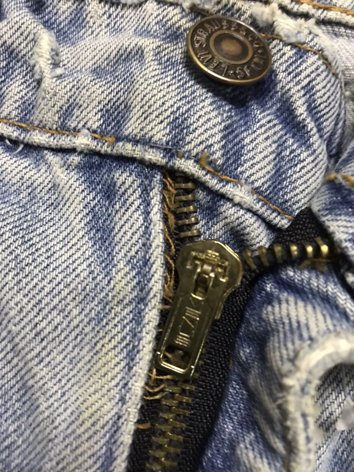 Handmade 🔥Vintage Levi’s 505 Oren Tab Handmade Patchwork Leather Size US 28 / EU 44 - 9 Thumbnail
