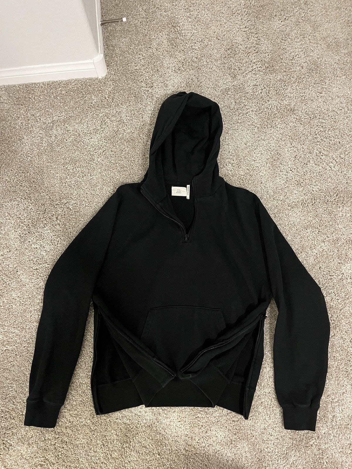 Fear of God FOG Essentials Black Quarter Zip Hoodie Sz: L Size US L / EU 52-54 / 3 - 4 Thumbnail