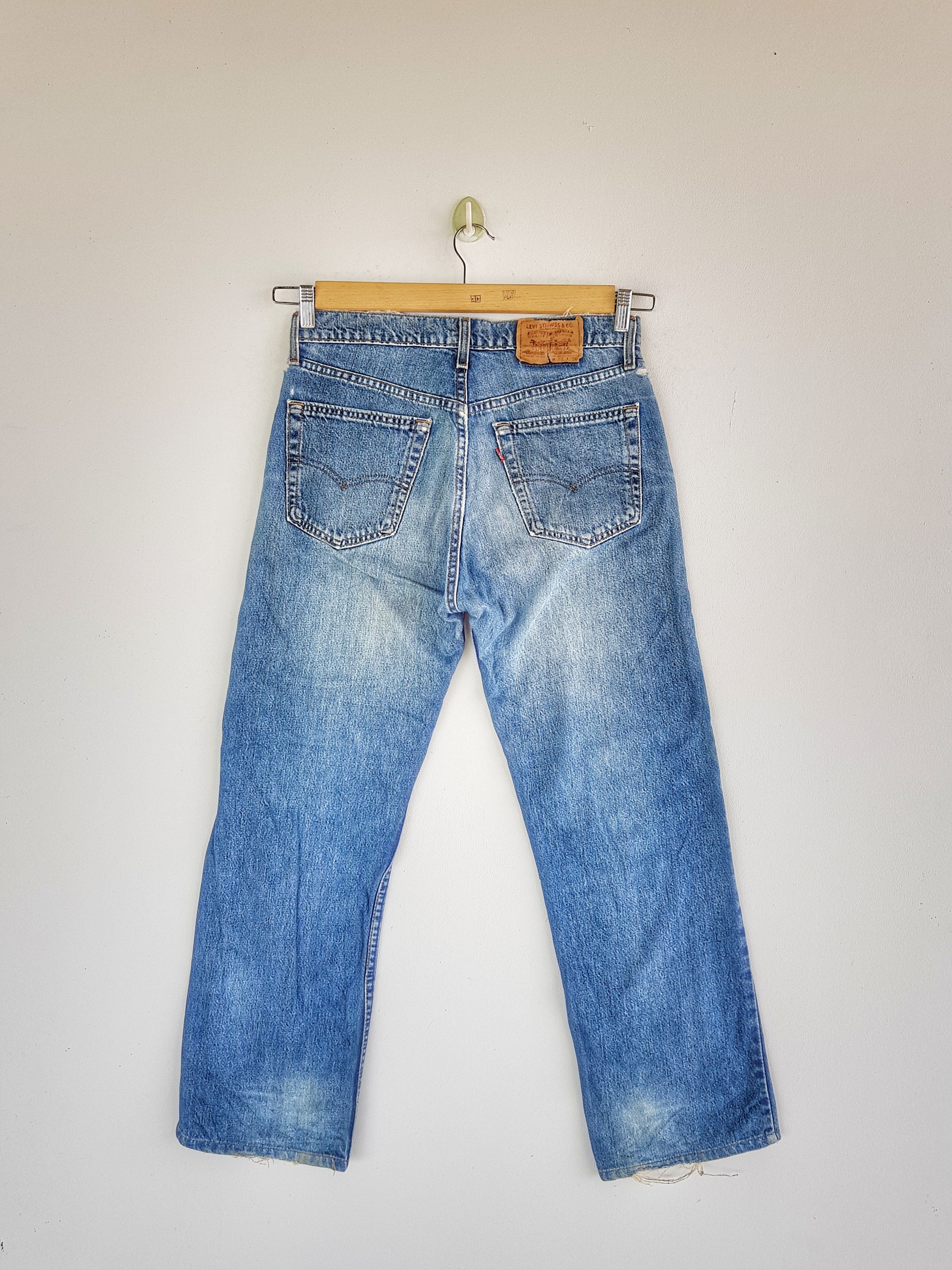 Jean × Levi's × Vintage Vintage Levis Jeans Distressed Levi's 519 Faded Wash Denim Size US 32 / EU 48 - 2 Thumbnail