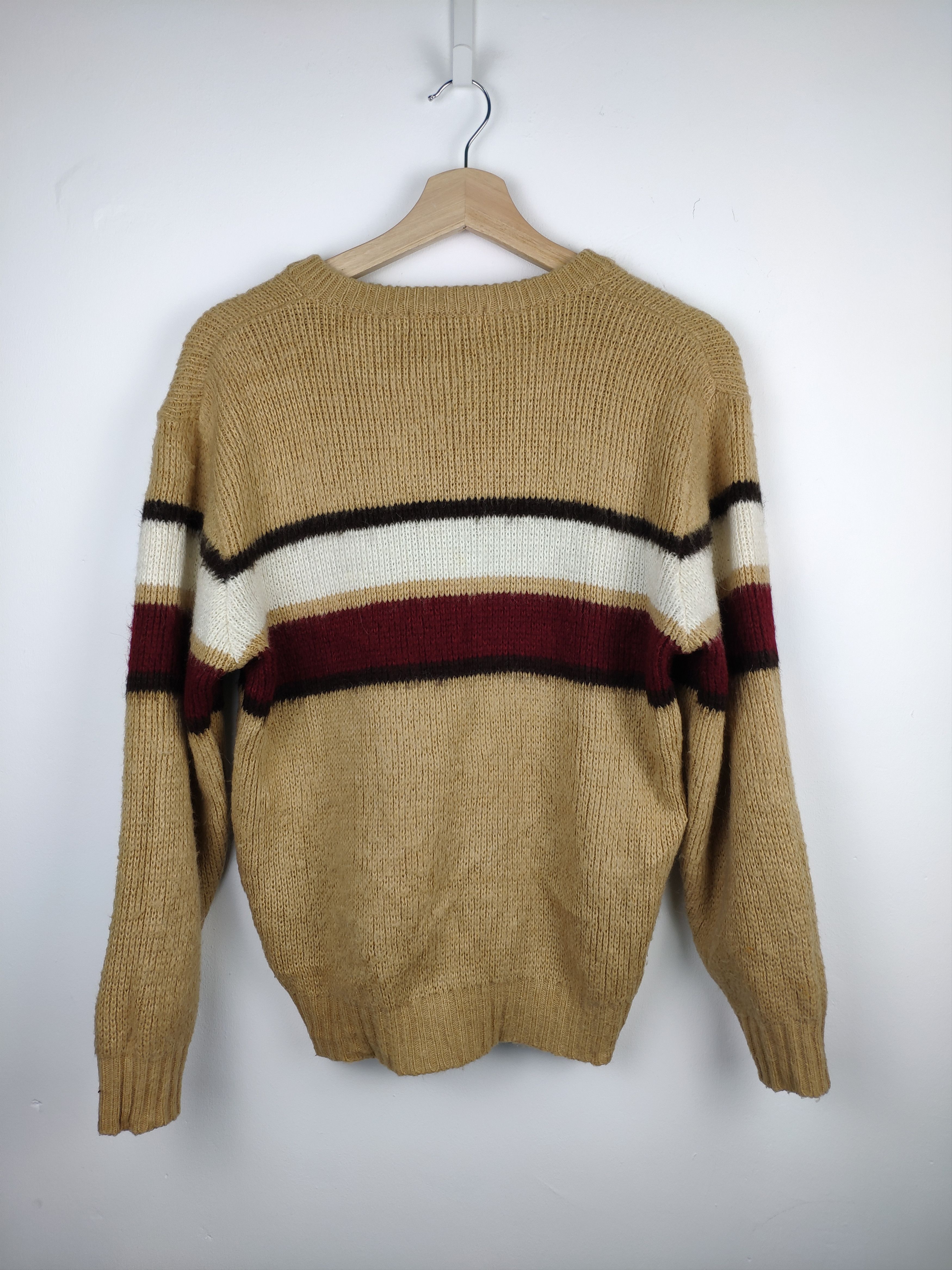 Aran Isles Knitwear × Japanese Brand × Vintage Steal 💥 Vintage Wool Knit Sweater V Neck Japanese Brand Size US S / EU 44-46 / 1 - 6 Thumbnail
