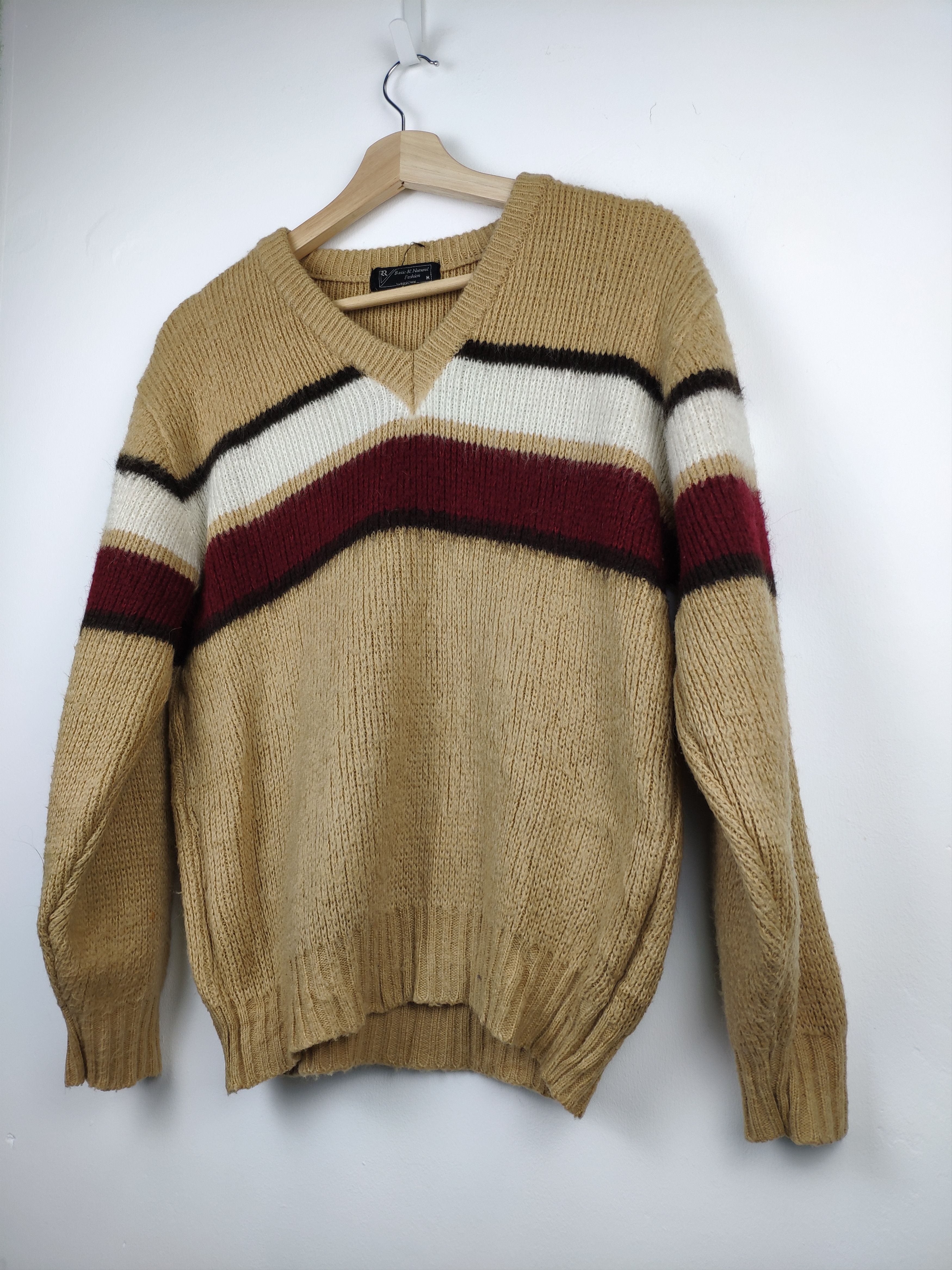 Aran Isles Knitwear × Japanese Brand × Vintage Steal 💥 Vintage Wool Knit Sweater V Neck Japanese Brand Size US S / EU 44-46 / 1 - 2 Thumbnail