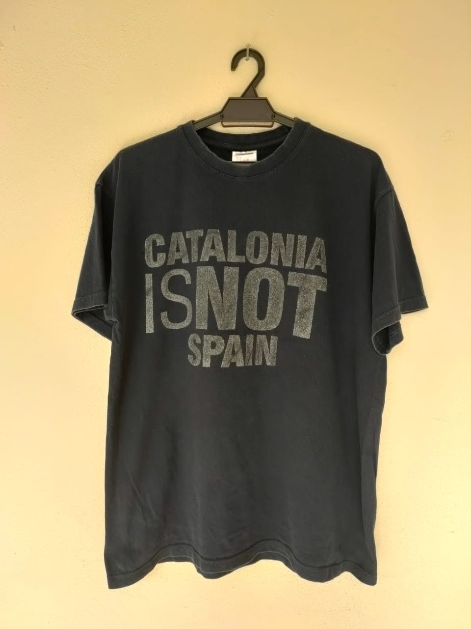 CATALONIA IS NOT SPAIN Humor T