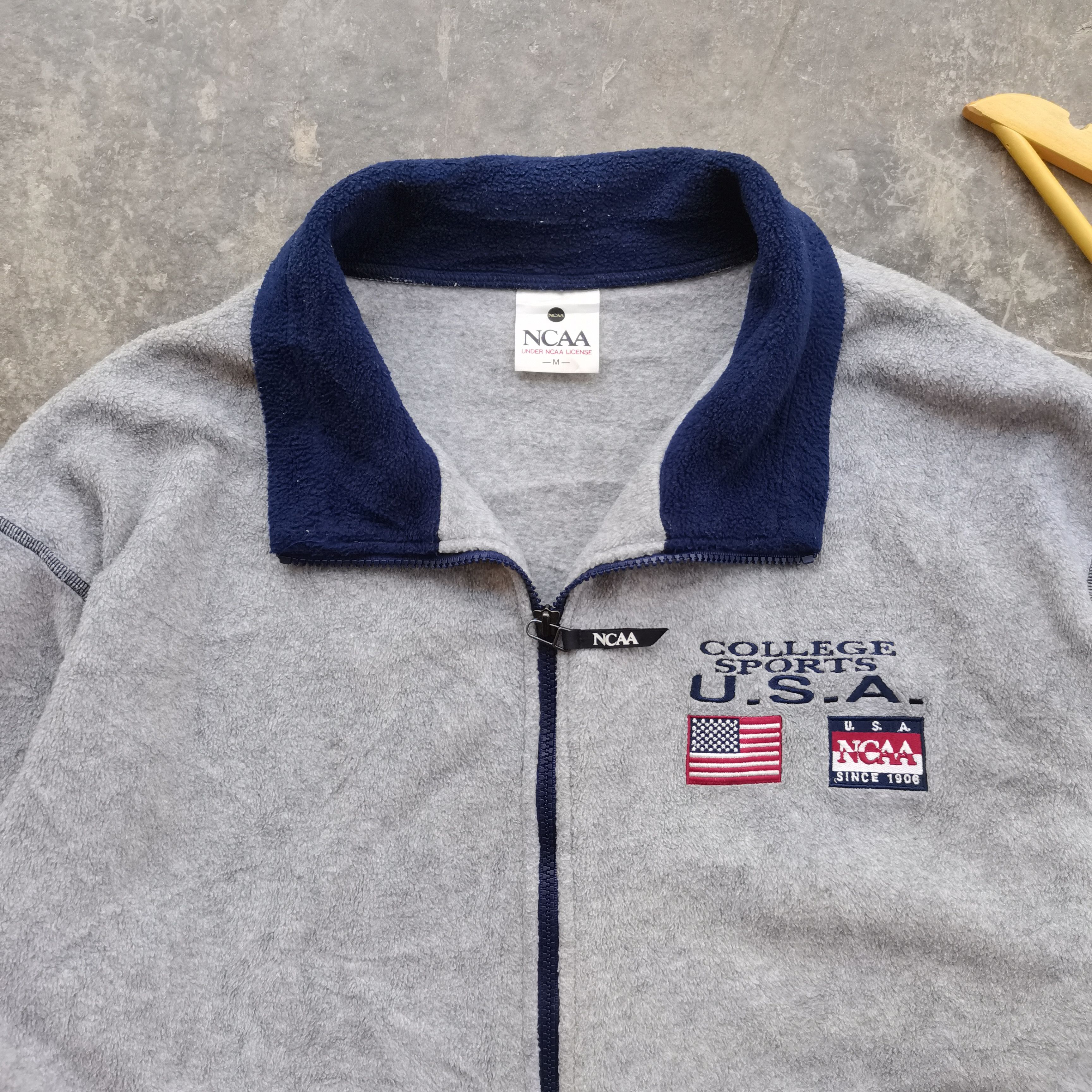 NCAA × Vintage NCAA COLLEGE SPORT U. S. A Fleece Jacket Size US M / EU 48-50 / 2 - 3 Thumbnail