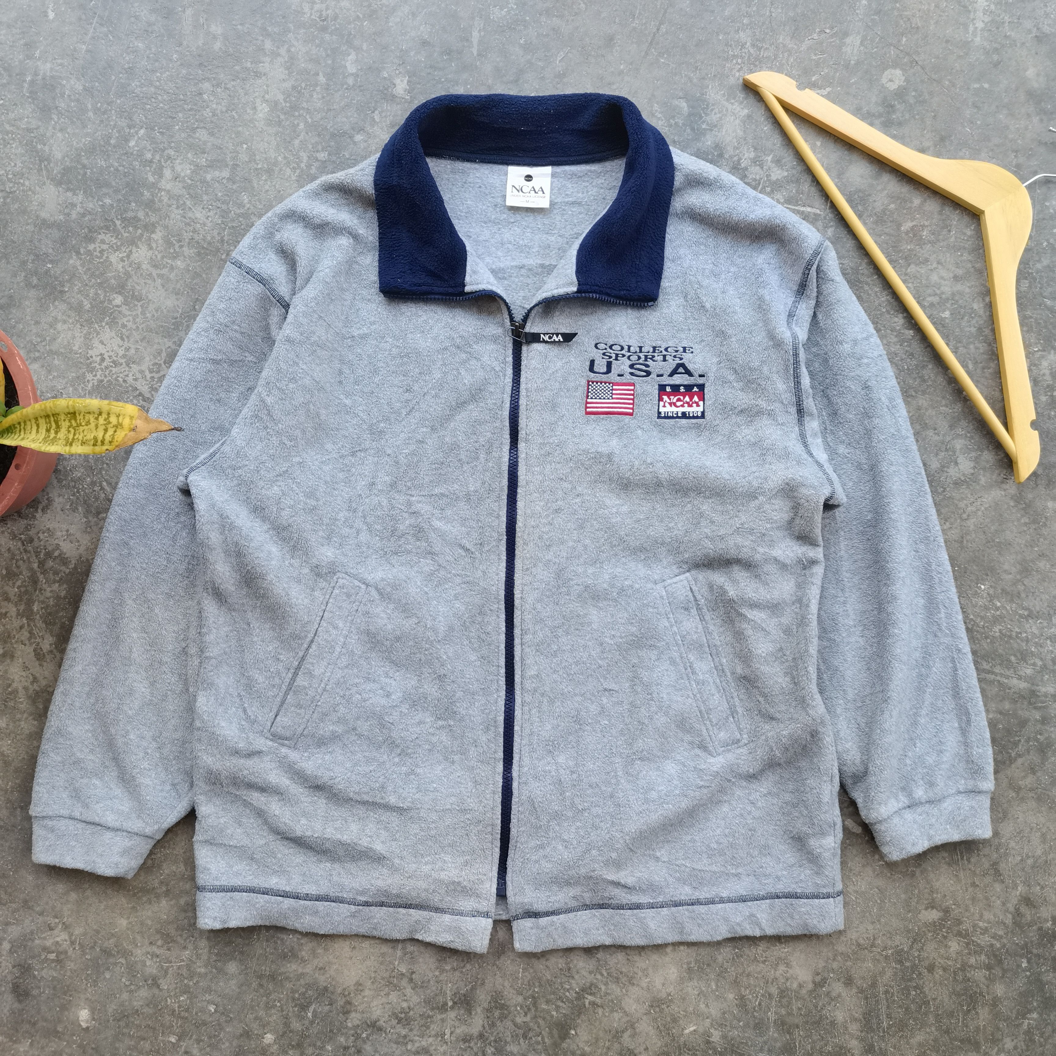 NCAA × Vintage NCAA COLLEGE SPORT U. S. A Fleece Jacket Size US M / EU 48-50 / 2 - 1 Thumbnail