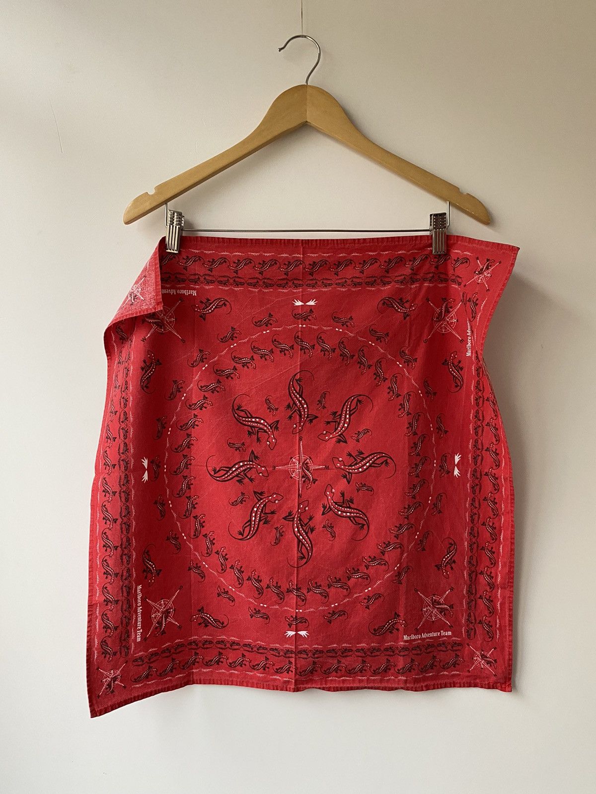 Marlboro 🇺🇸 Vintage 90s Marlboro Bandana Handkerchief Neckerchief Size ONE SIZE - 1 Thumbnail