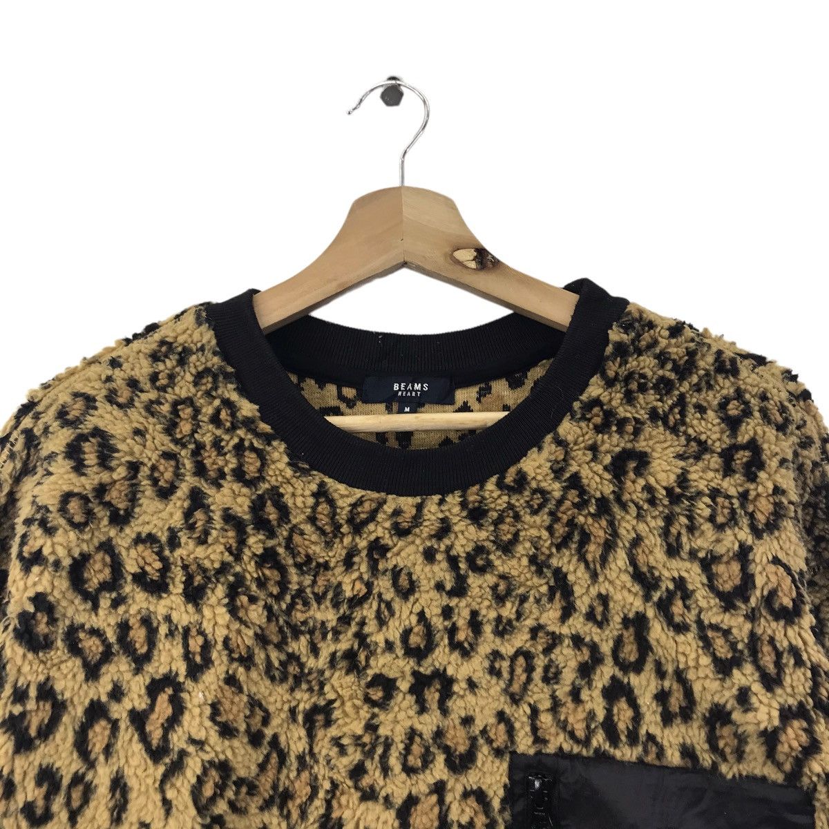Japanese Brand BEAMS HEART Japanese Brand Leopard OverprintSherpaSweatshirt Size US M / EU 48-50 / 2 - 2 Thumbnail