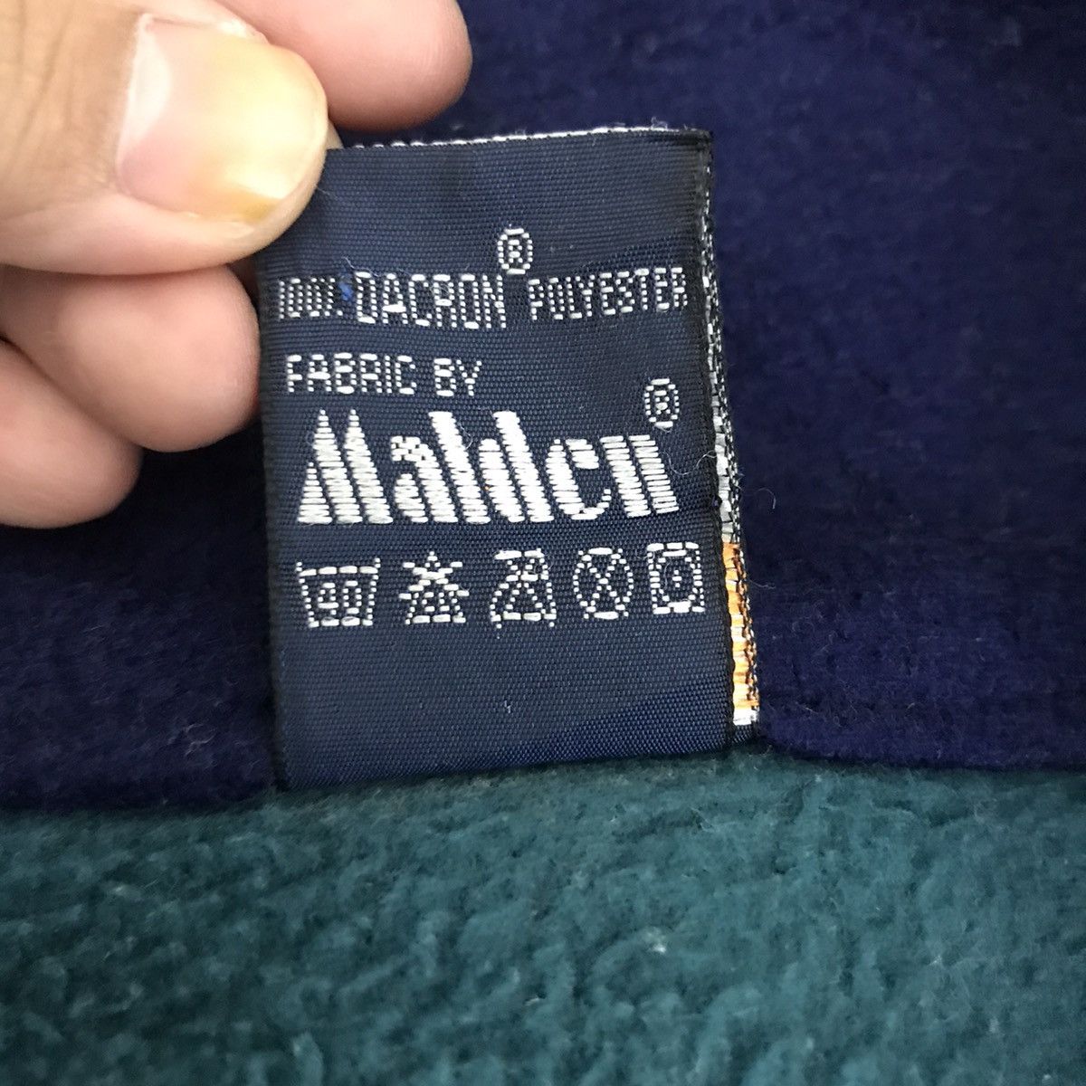 Vintage LOWE ALPINE Small Embroidered Logo Fleece Sweatshirt Size US S / EU 44-46 / 1 - 6 Thumbnail