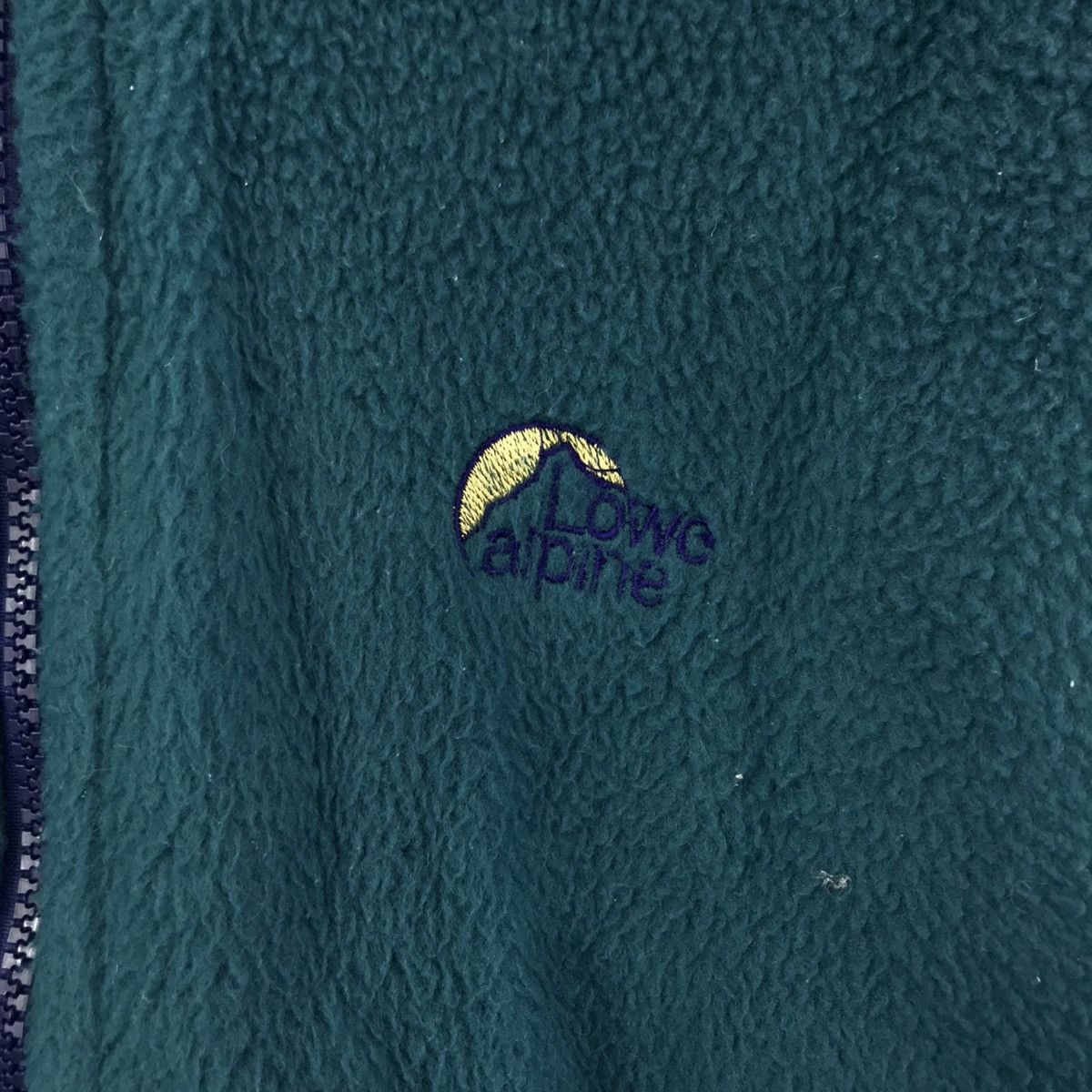 Vintage LOWE ALPINE Small Embroidered Logo Fleece Sweatshirt Size US S / EU 44-46 / 1 - 3 Thumbnail