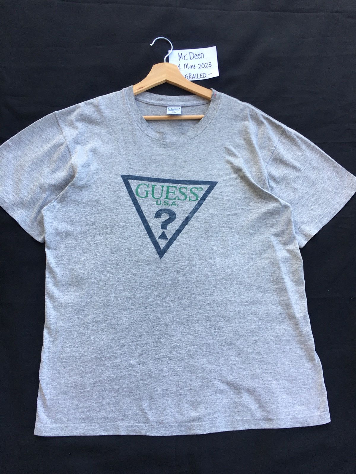 Guess Rare Vintage 90s GUESS Spellout Big Logo Tshirt Size US M / EU 48-50 / 2 - 4 Thumbnail