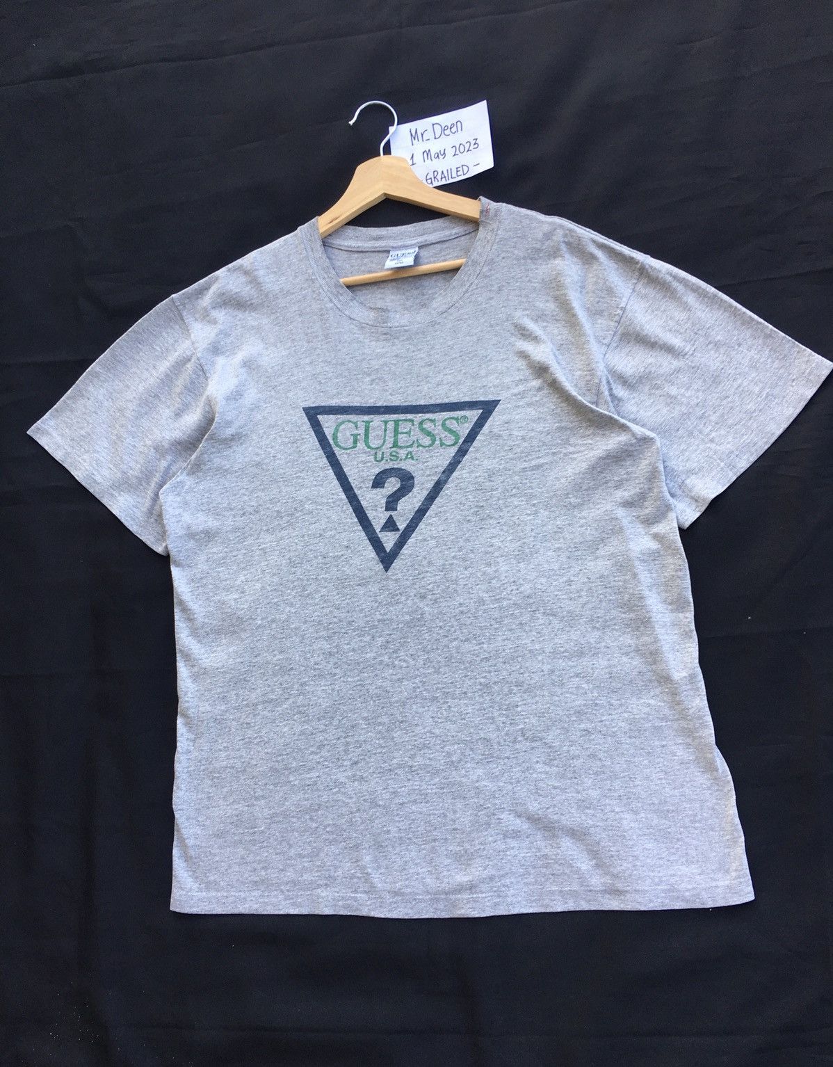 Guess Rare Vintage 90s GUESS Spellout Big Logo Tshirt Size US M / EU 48-50 / 2 - 3 Thumbnail