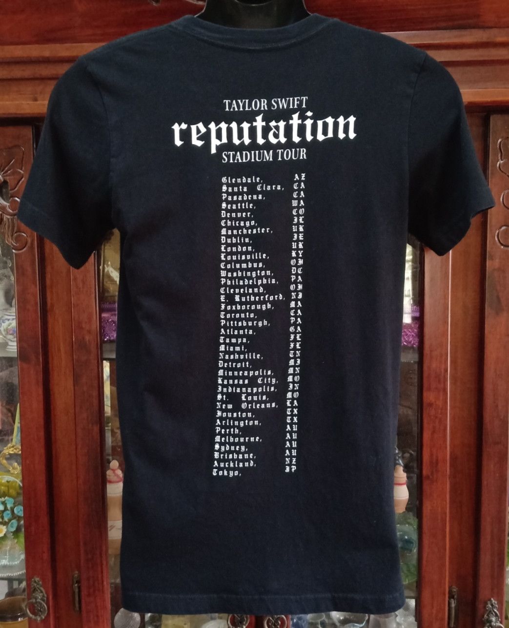 Band Tees Taylor Swift Reputation Stadium Tour T-shirt Size US S / EU 44-46 / 1 - 2 Thumbnail