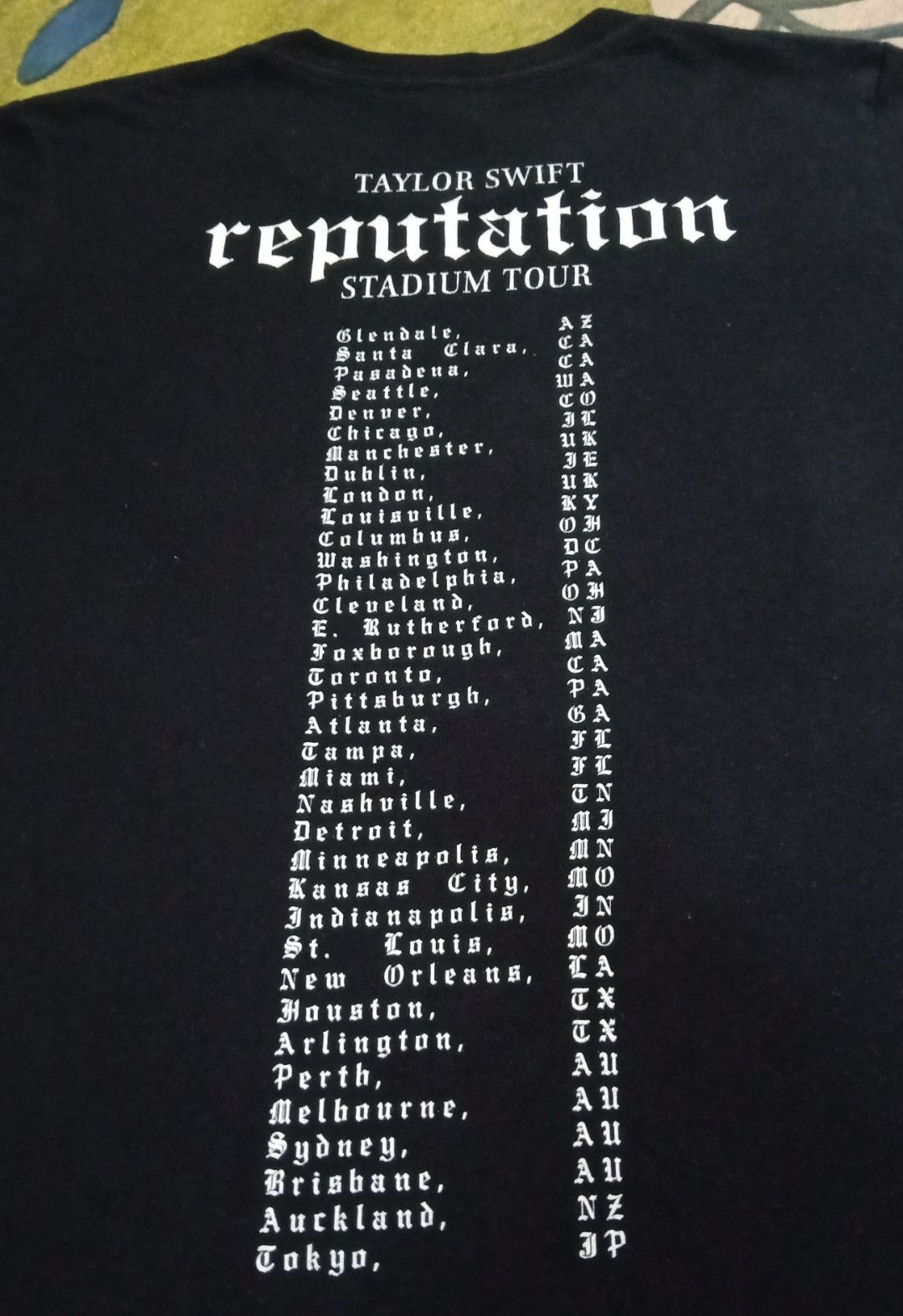 Band Tees Taylor Swift Reputation Stadium Tour T-shirt Size US S / EU 44-46 / 1 - 11 Thumbnail