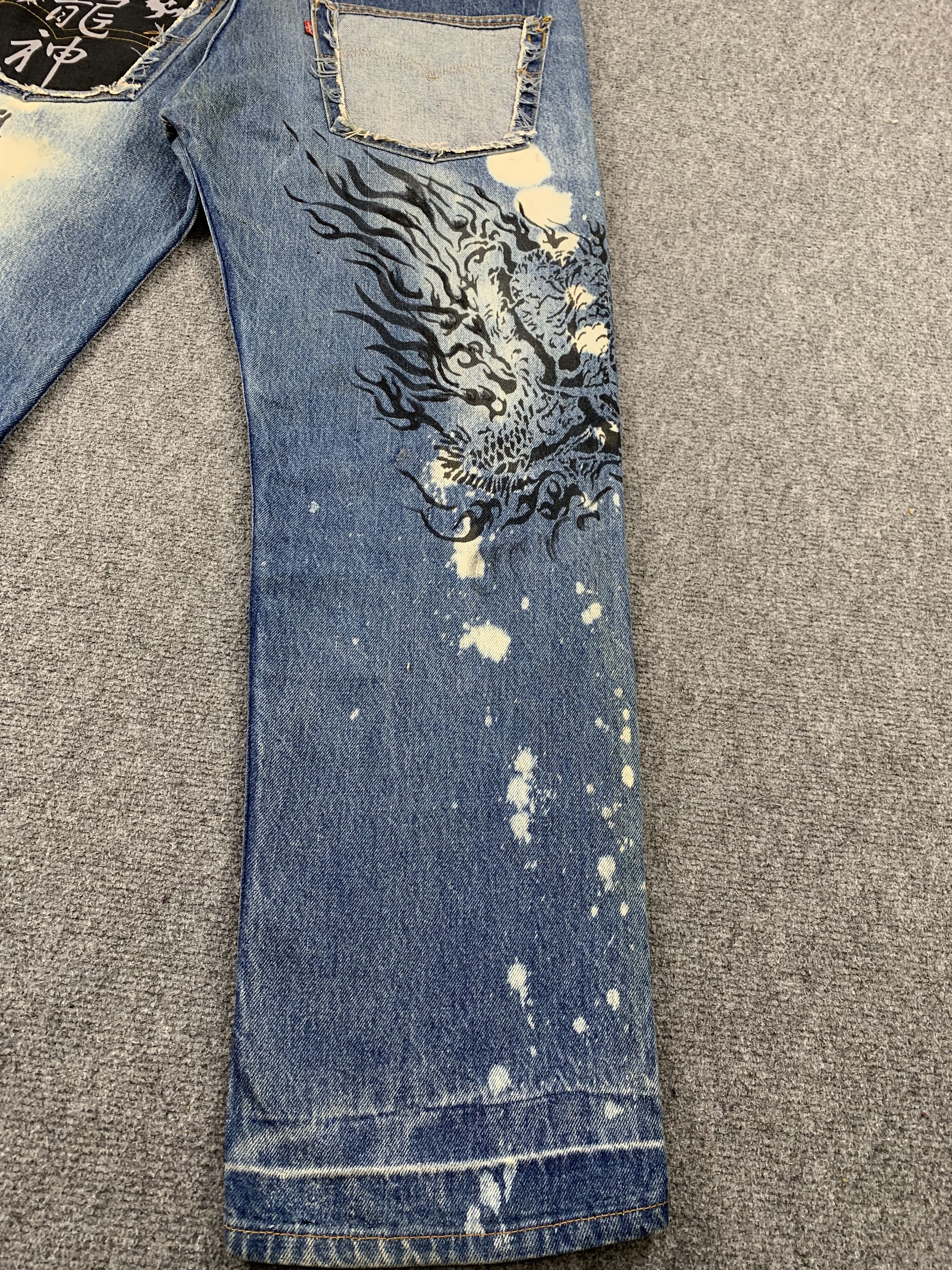 Levi's Vintage 90s Levis 501xx Sukajan Dragon Custom Jeans DP1935 Size US 36 / EU 52 - 17 Thumbnail