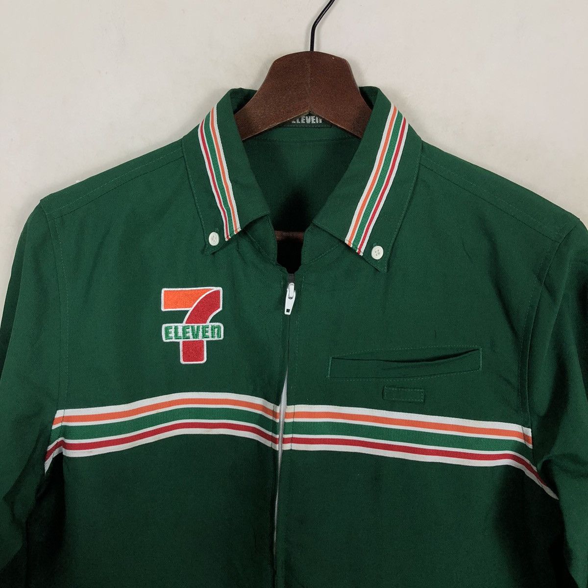 Japanese Brand VINTAGE 7-ELEVEN ZIPPER WORKER SHIRT BIG LOGO Size US M / EU 48-50 / 2 - 4 Thumbnail