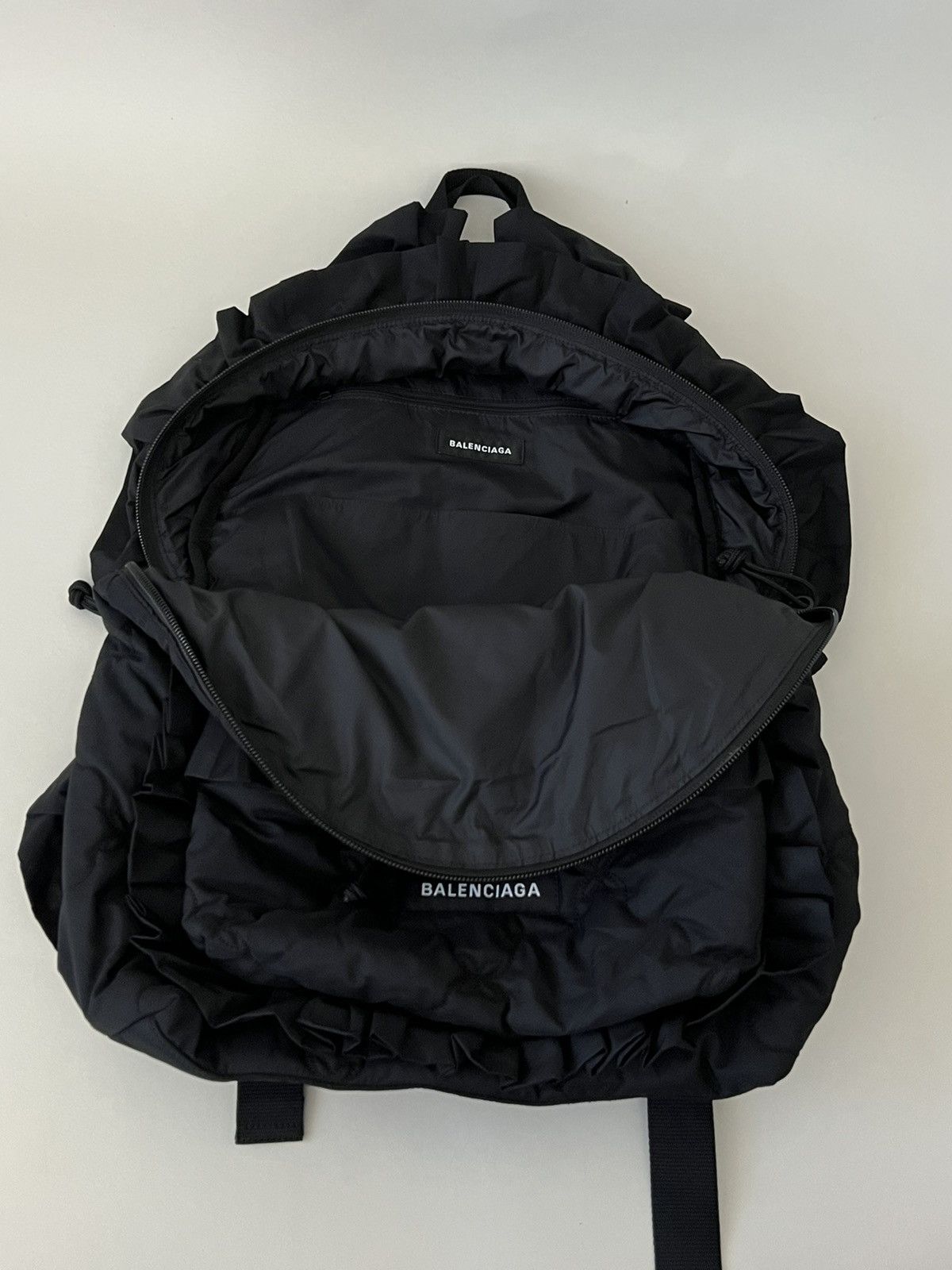 Balenciaga 🥩SUPER RARE🥩 Balenciaga Logo Ruffle Backpack Size ONE SIZE - 12 Thumbnail
