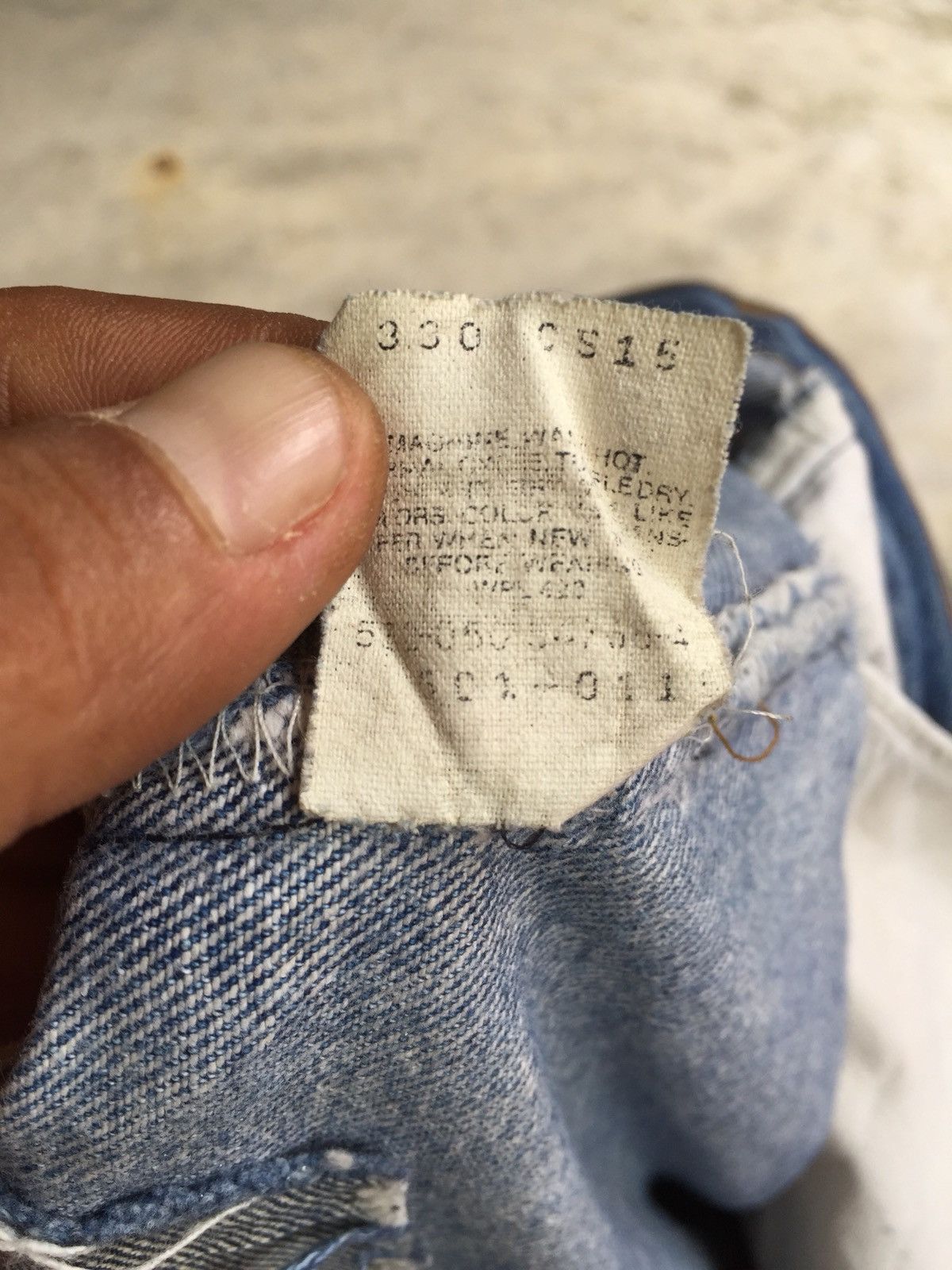 Levi's × Vintage VINTAGE 80s LEVIS 501 DISTRESSED JEANS Size US 34 / EU 50 - 7 Thumbnail