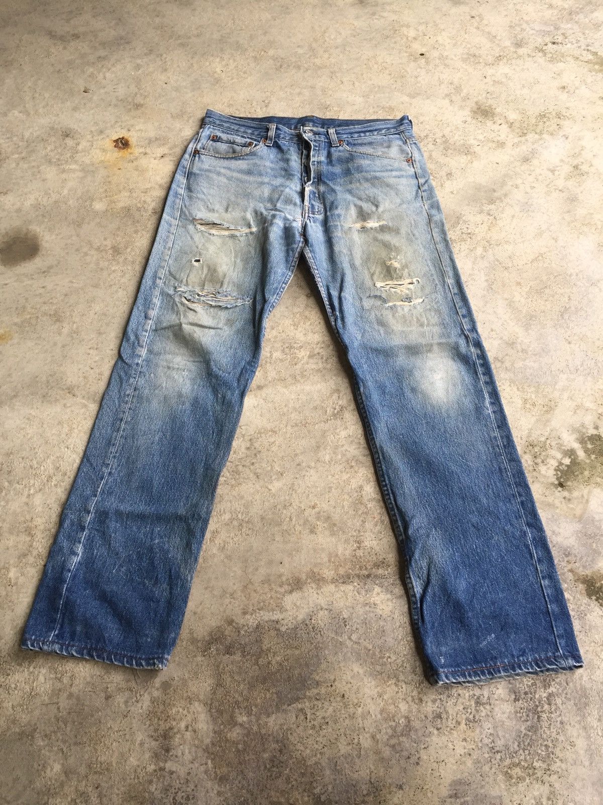 Levi's × Vintage VINTAGE 80s LEVIS 501 DISTRESSED JEANS Size US 34 / EU 50 - 3 Thumbnail