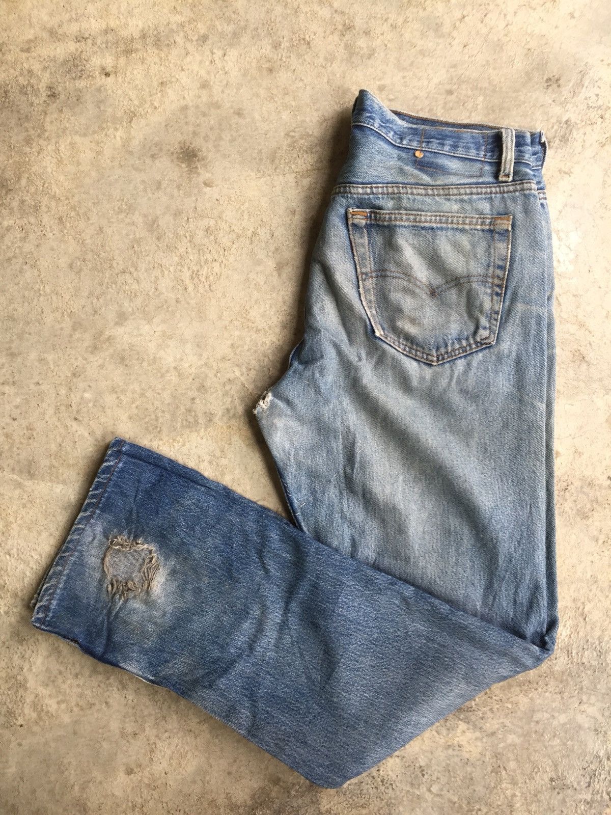 Levi's × Vintage VINTAGE 80s LEVIS 501 DISTRESSED JEANS Size US 34 / EU 50 - 2 Thumbnail