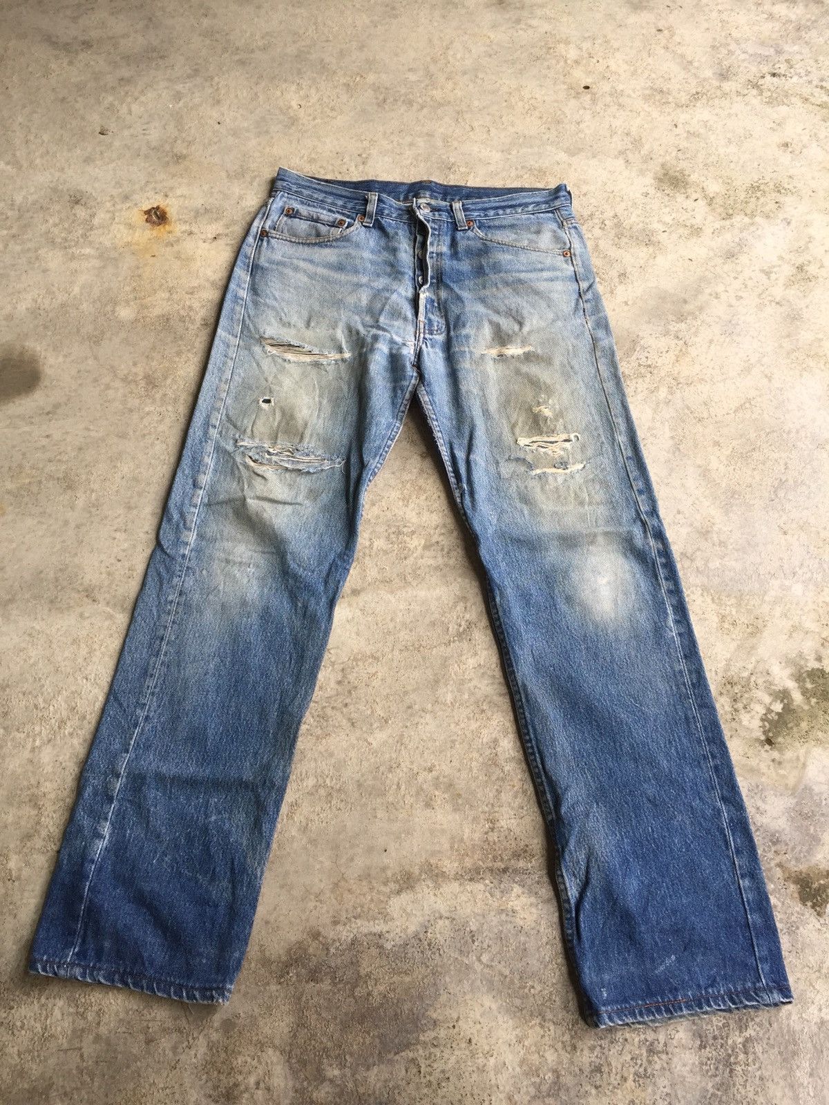 Levi's × Vintage VINTAGE 80s LEVIS 501 DISTRESSED JEANS Size US 34 / EU 50 - 1 Thumbnail