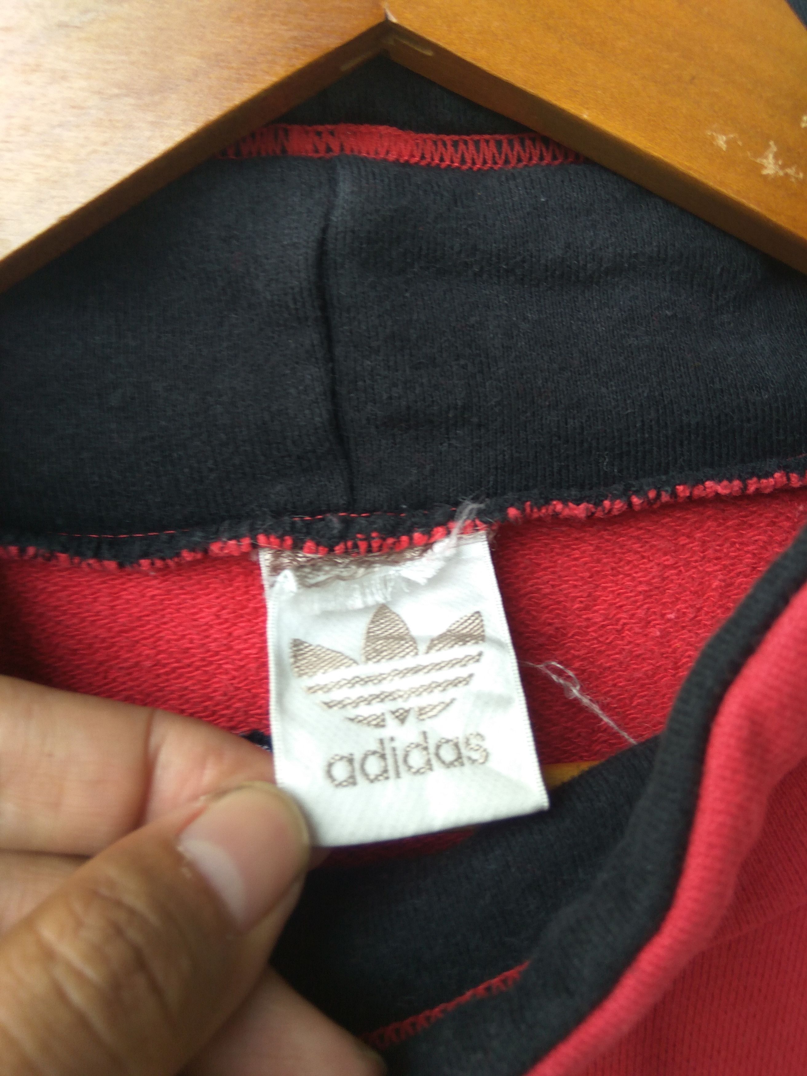 Adidas Vintage 90s Vintage Adidas Big Logo sweatshirt Spell out Size US L / EU 52-54 / 3 - 4 Thumbnail