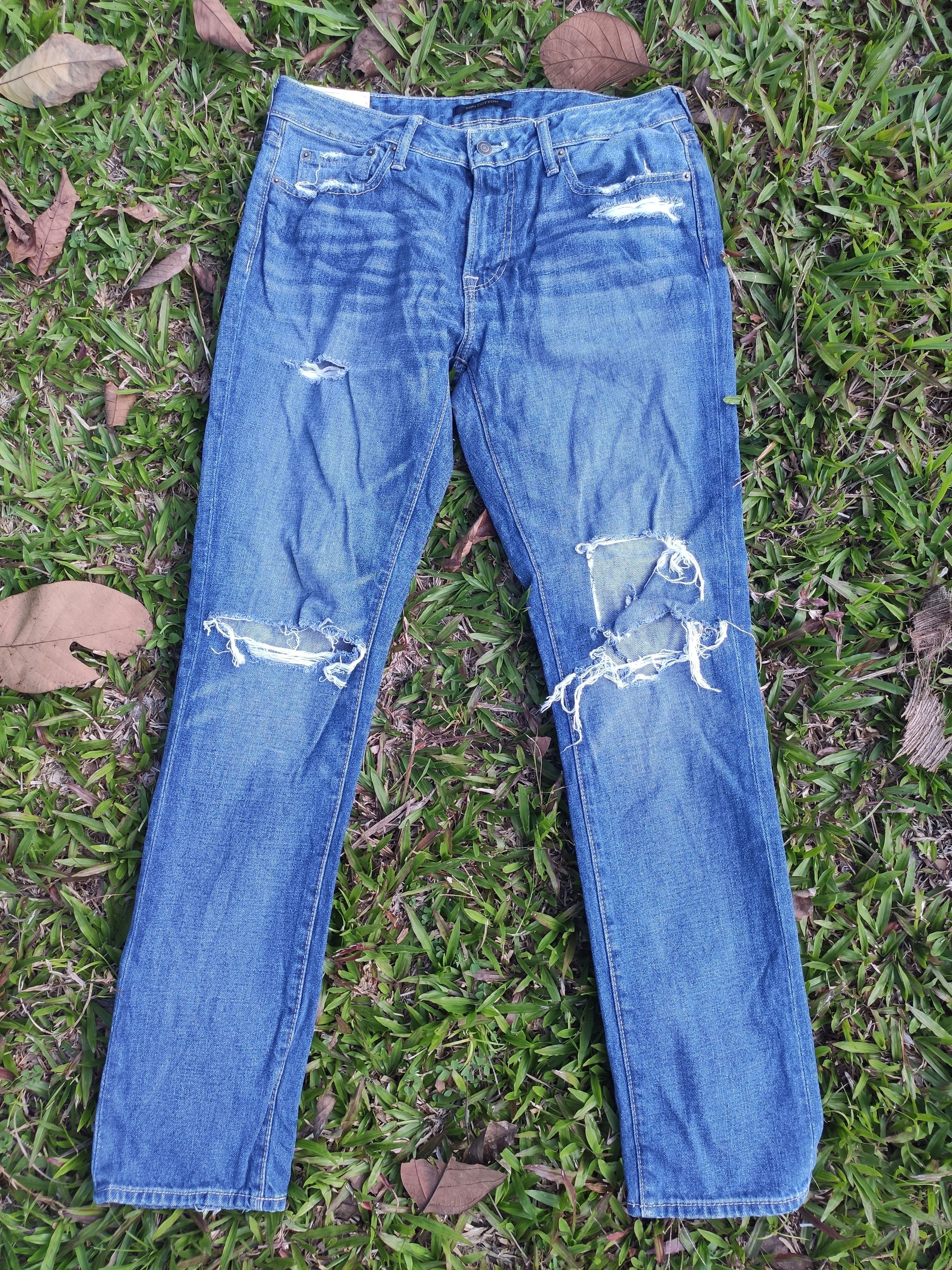 abercrombie-fitch-distressed-denim-abercrombie-jeans-distressed