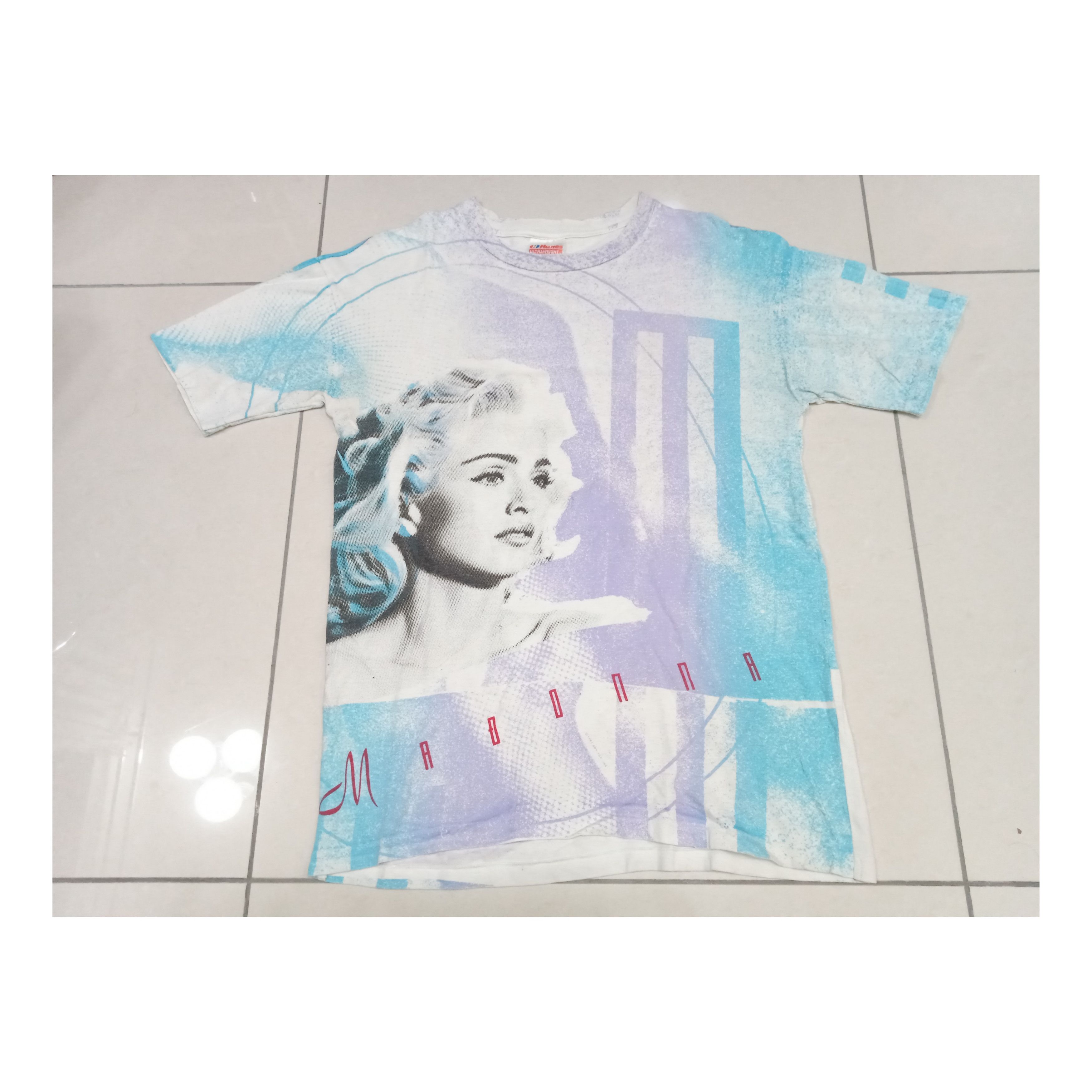 Vintage Vintage 90s Madonna All Over Print 1991 T-Shirt Size US M / EU 48-50 / 2 - 1 Thumbnail