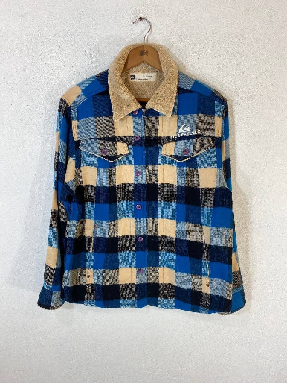image of Avant Garde x Flannel Quiksilver Flannel Zipper Jacket Fleece Lining Nice Design in Blue (Size Medi