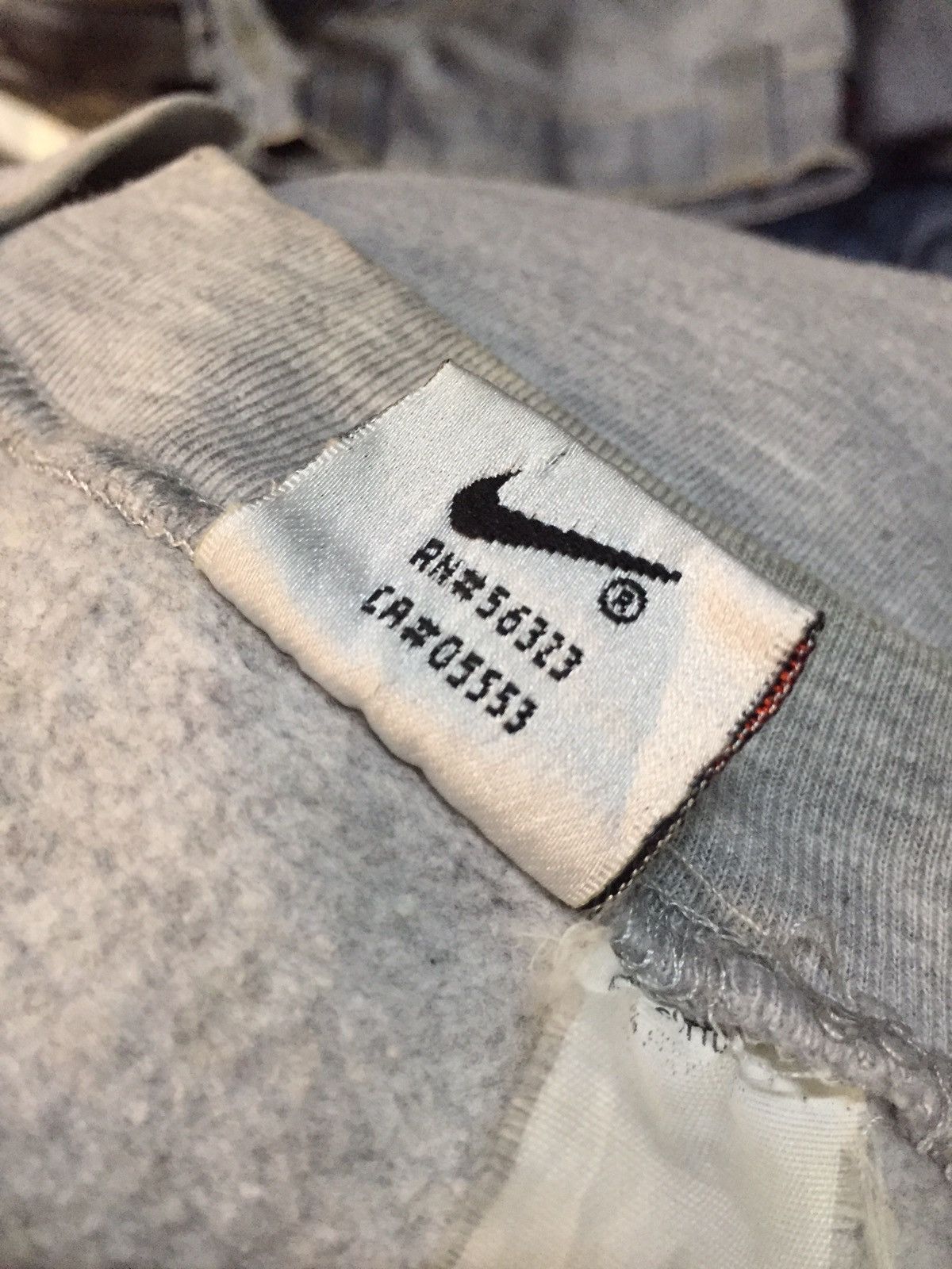 Nike VINTAGE 90s NIKE BIG LOGO SWEATSHIRT Size US L / EU 52-54 / 3 - 9 Thumbnail