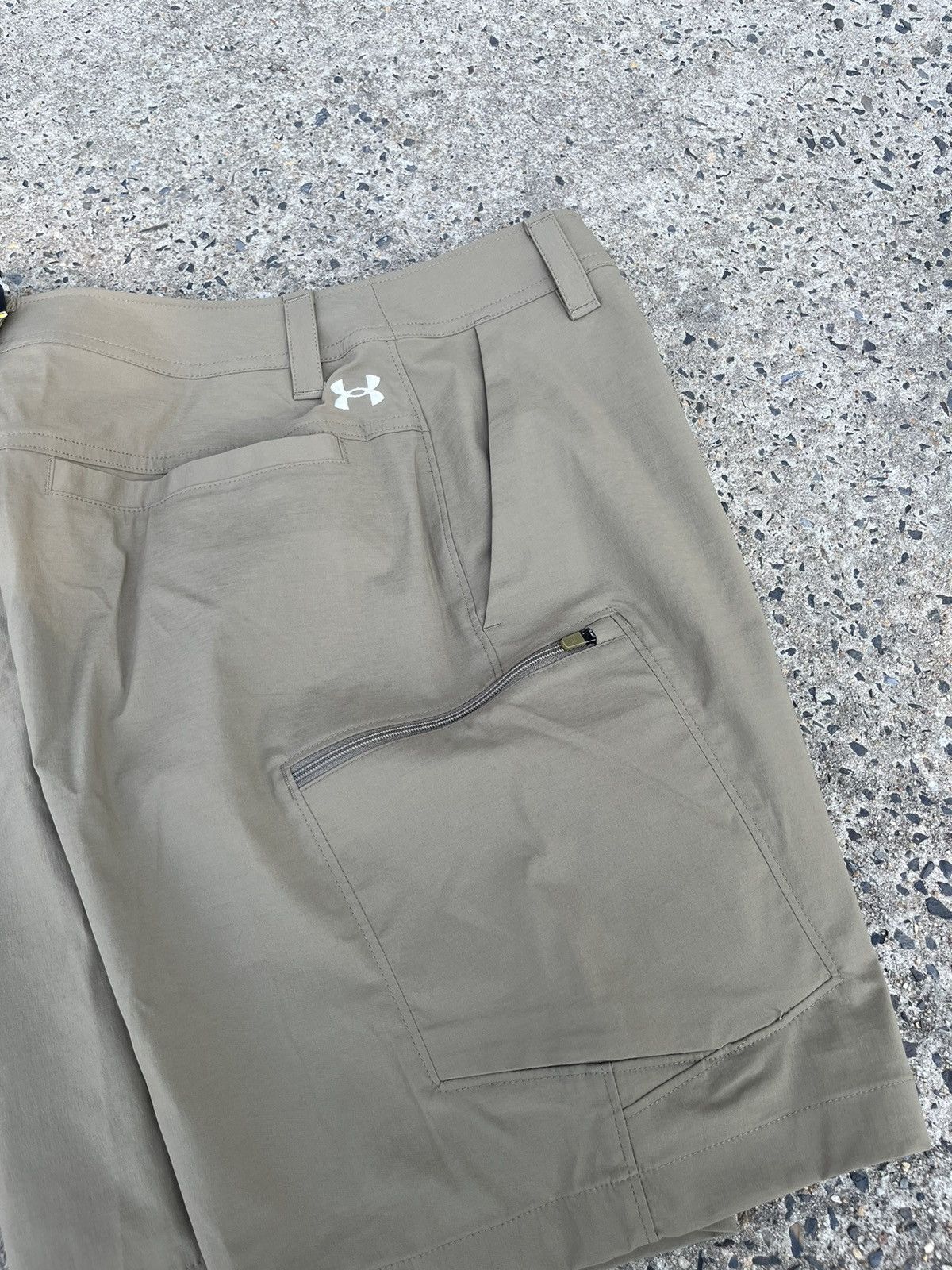 Under Armour Under Armour UPF 30 Loose Fit Shorts Size US 30 / EU 46 - 2 Thumbnail