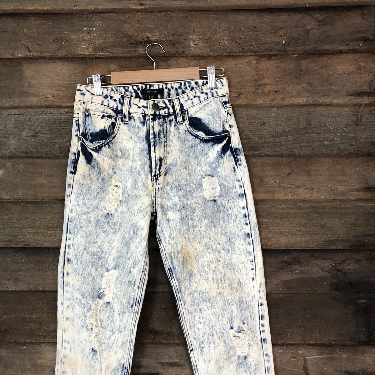 Forever 21 Forever 21 White Distressed Denim Pants #111B Size 26" / US 2 / IT 38 - 2 Thumbnail