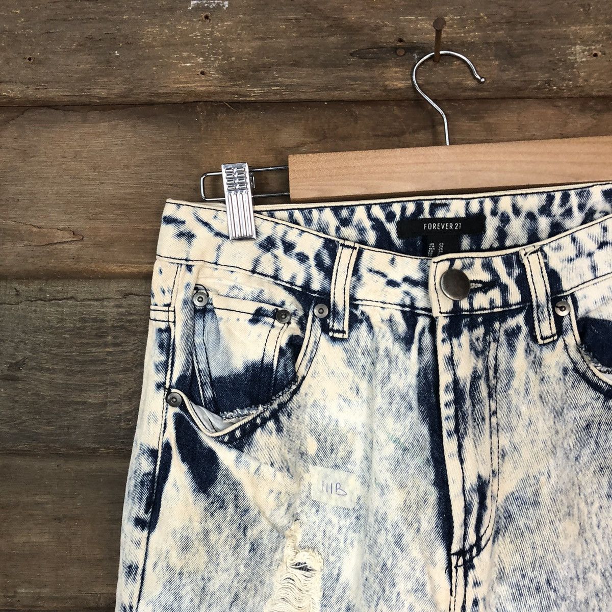Forever 21 Forever 21 White Distressed Denim Pants #111B Size 26" / US 2 / IT 38 - 4 Thumbnail