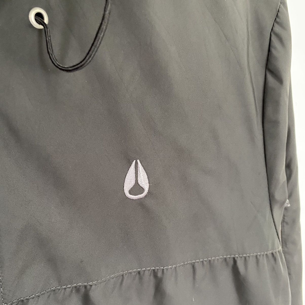 Japanese Brand Vintage Nixon Zip up Jacket Raincoat Size US L / EU 52-54 / 3 - 3 Thumbnail