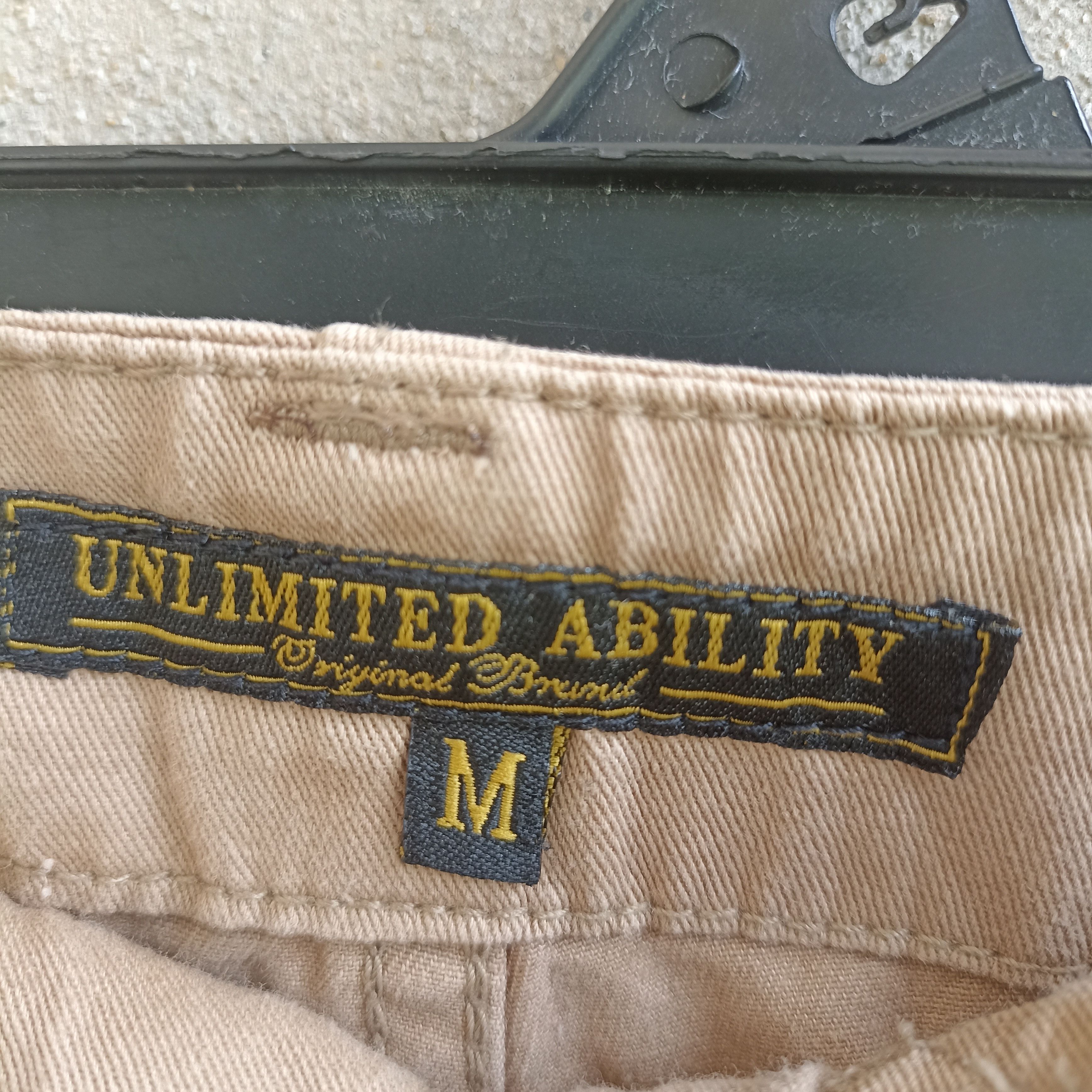 Japanese Brand Unlimited Ability Multipocket Cropped Cargopant Size US 31 - 9 Thumbnail
