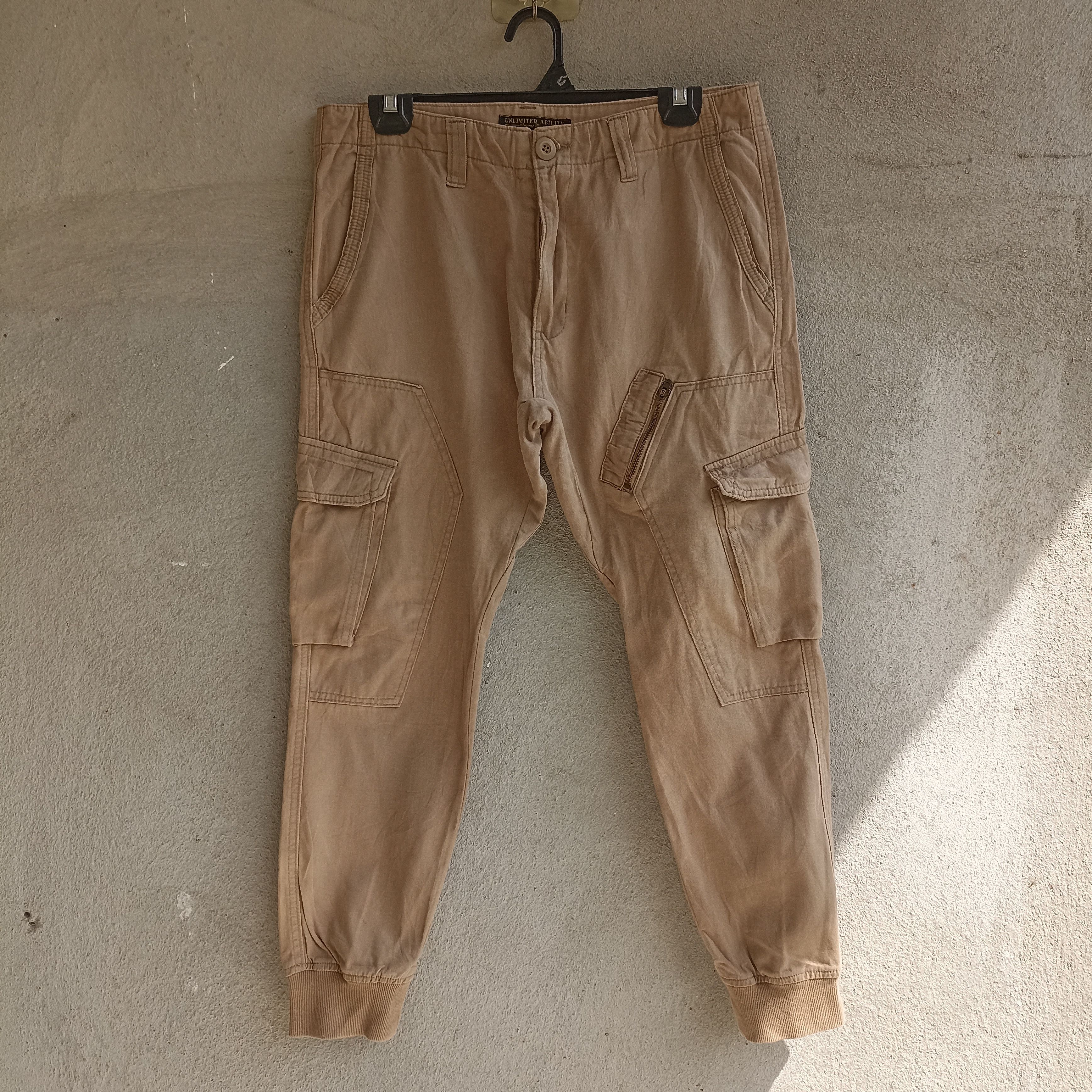 Japanese Brand Unlimited Ability Multipocket Cropped Cargopant Size US 31 - 1 Thumbnail