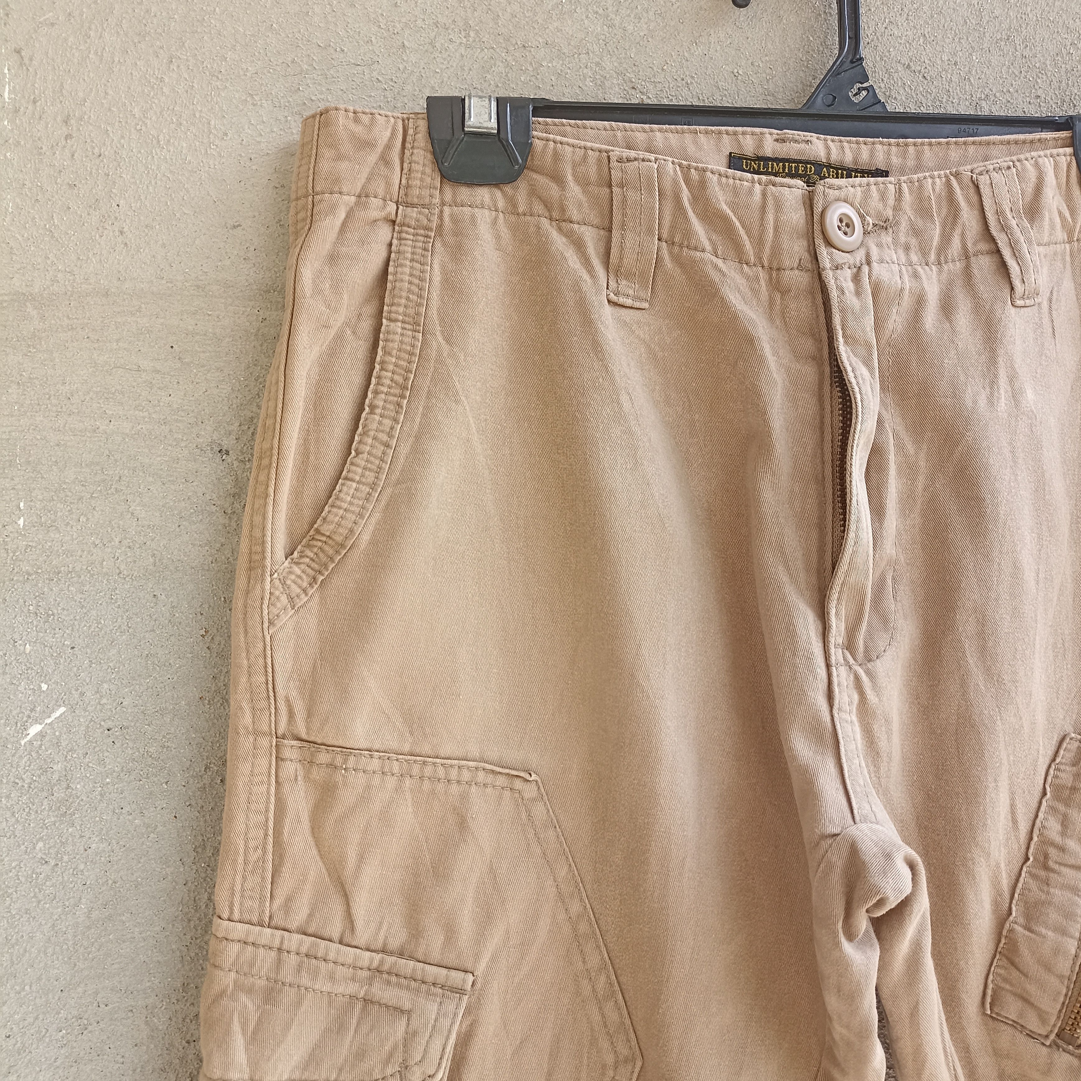 Japanese Brand Unlimited Ability Multipocket Cropped Cargopant Size US 31 - 5 Thumbnail