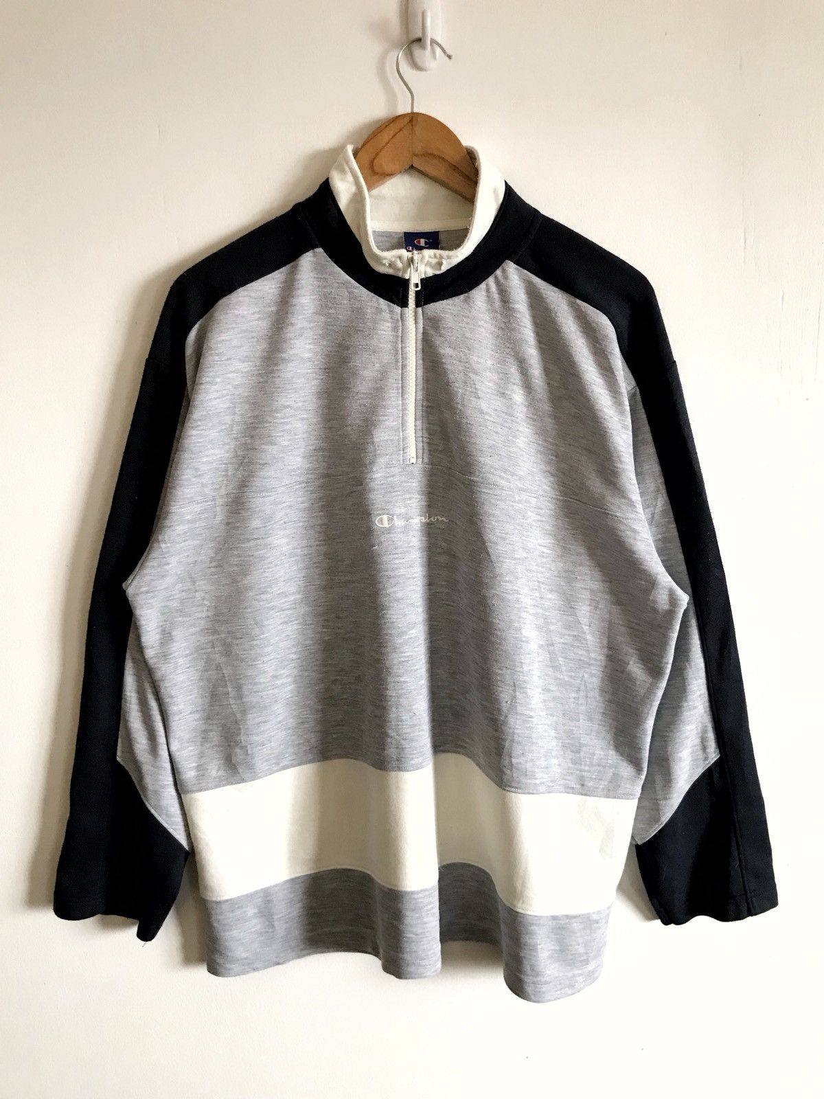 image of Champion Sweatshirt Colour Block Big Logo in Grey, Men's (Size Medium)