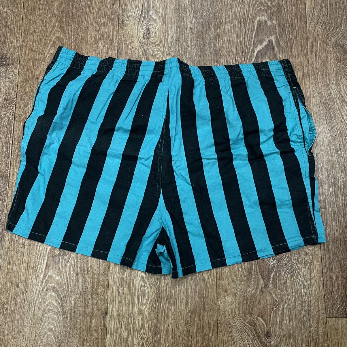 Beauty Beast Vintage 90s Art Hawaii Shorts Swim Wear Y2K Streetwear Size US 36 / EU 52 - 4 Thumbnail