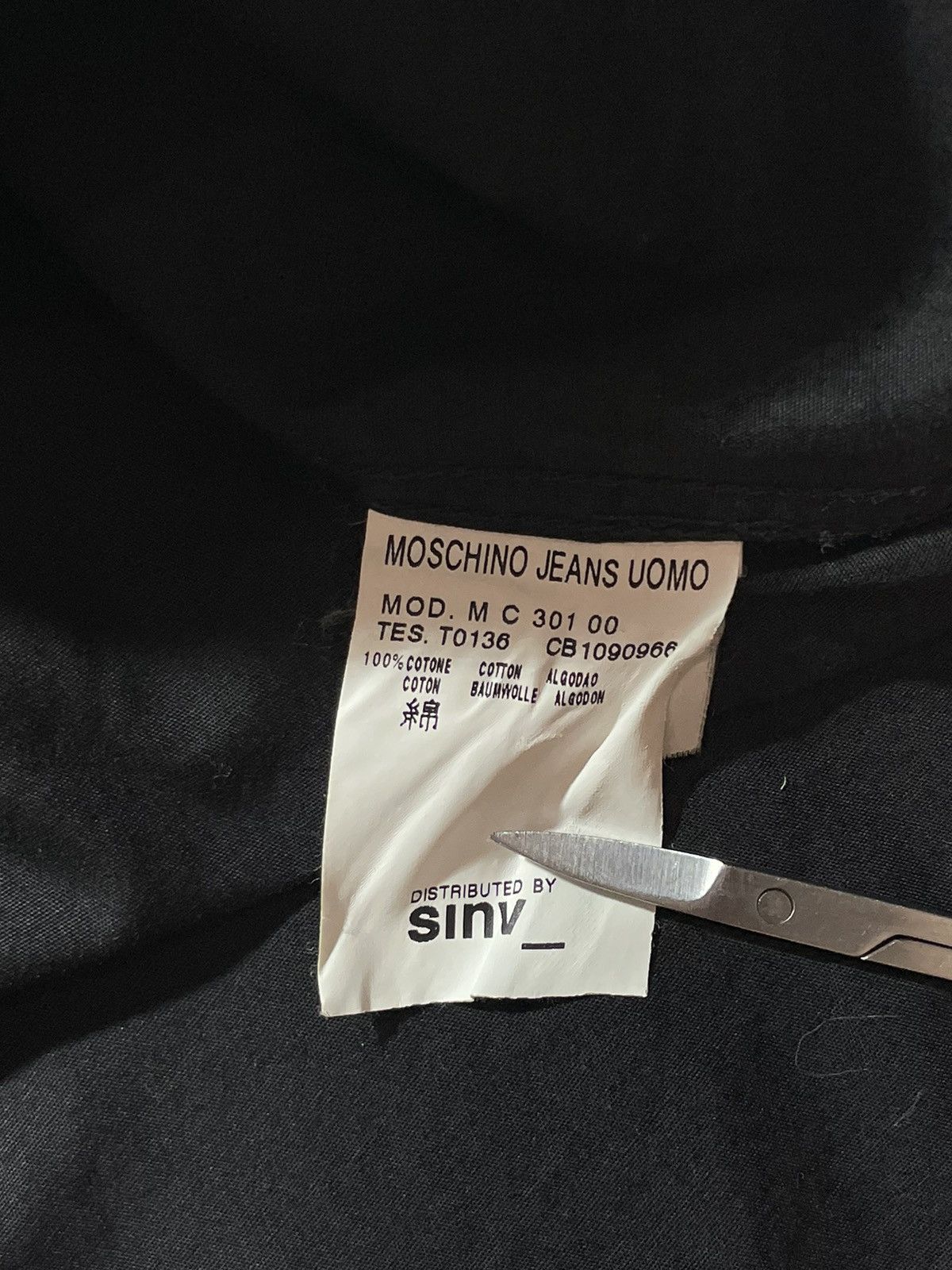Moschino Vintage Moschino Jeans Short Shirt Size US XL / EU 56 / 4 - 11 Thumbnail