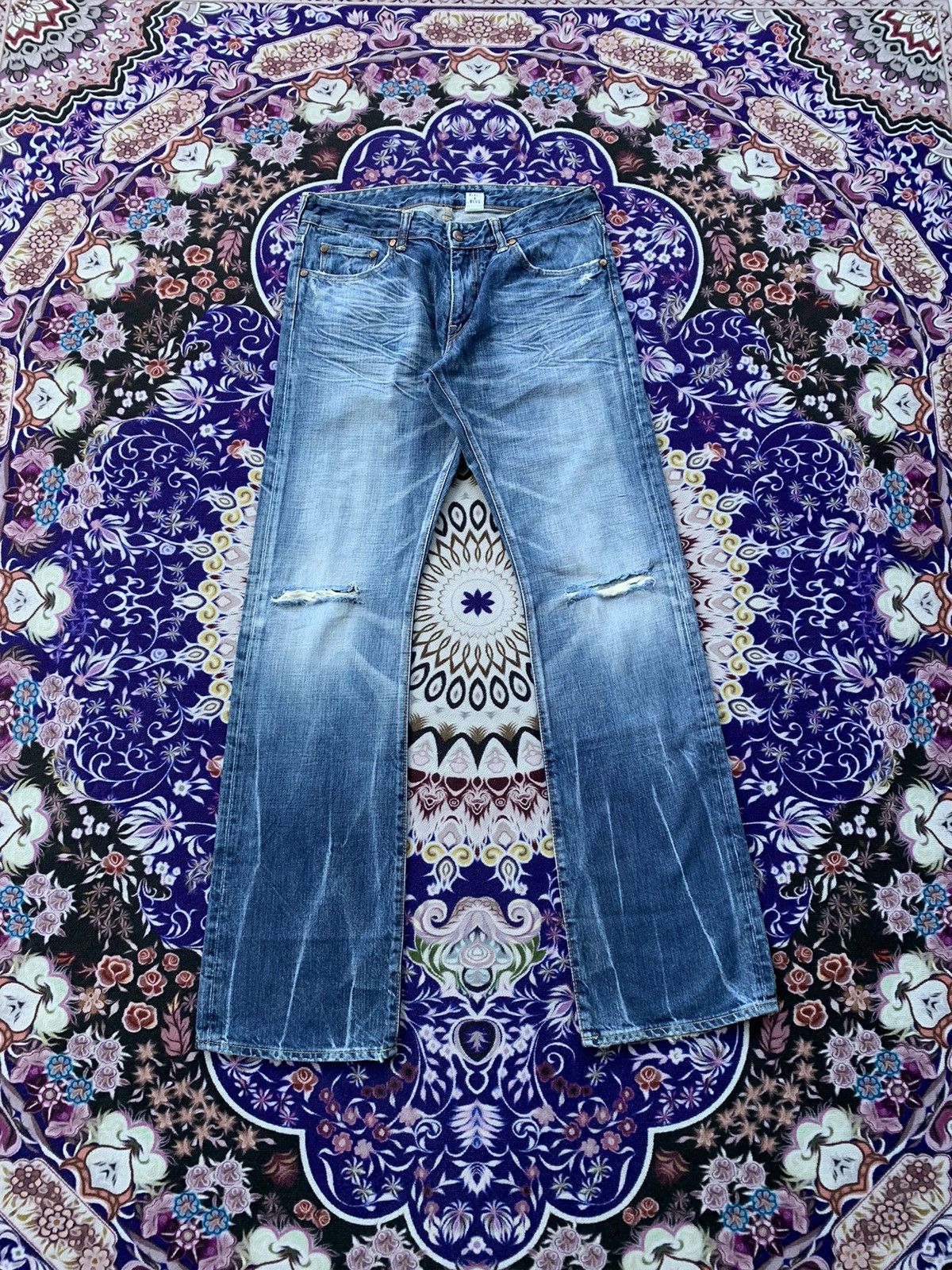 Japanese Brand Japan Rivet & Blue Flare Distressed Denim Size US 33 - 1 Thumbnail