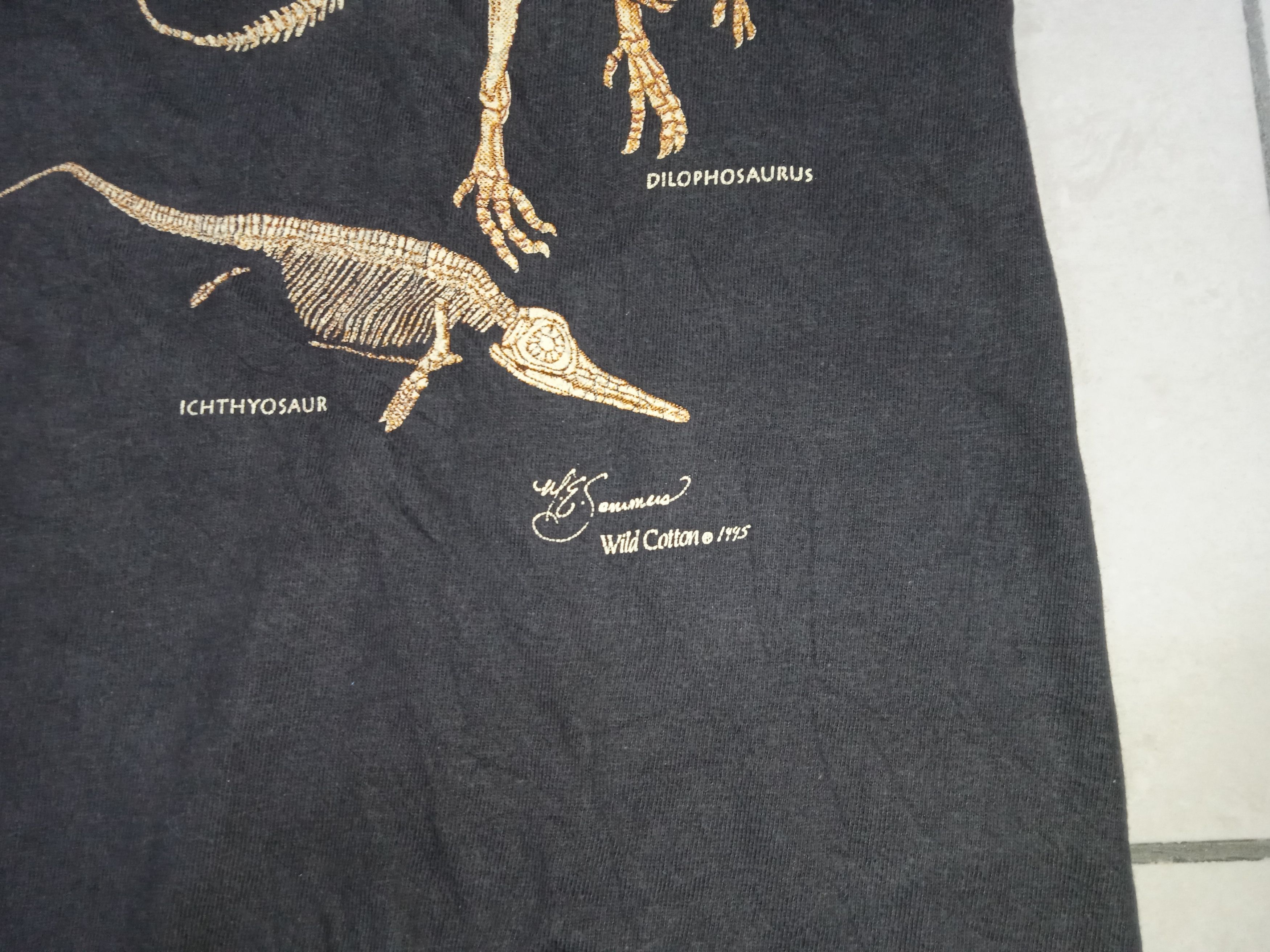 Vintage Vintage 90s Dinosaurs Field Museum Chicago T-Shirt Size US M / EU 48-50 / 2 - 4 Thumbnail
