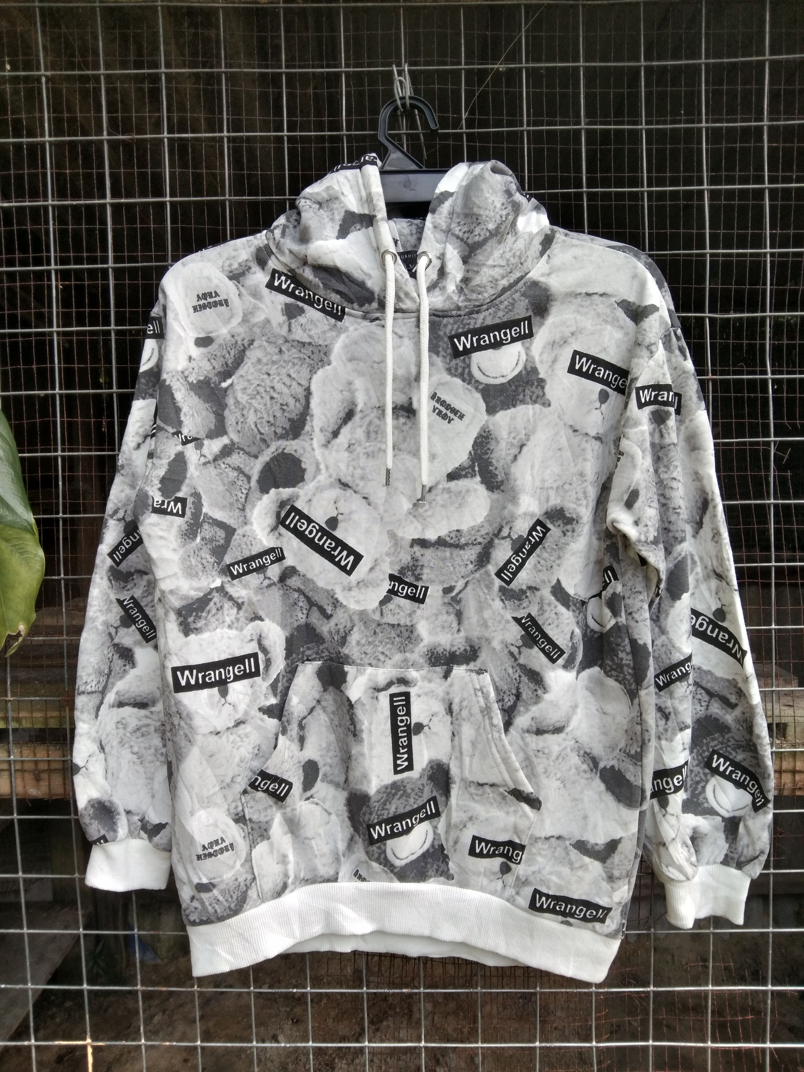Pre-owned Print All Over Me Aqua History Men's Hoodie (size Medium) In Multicolor