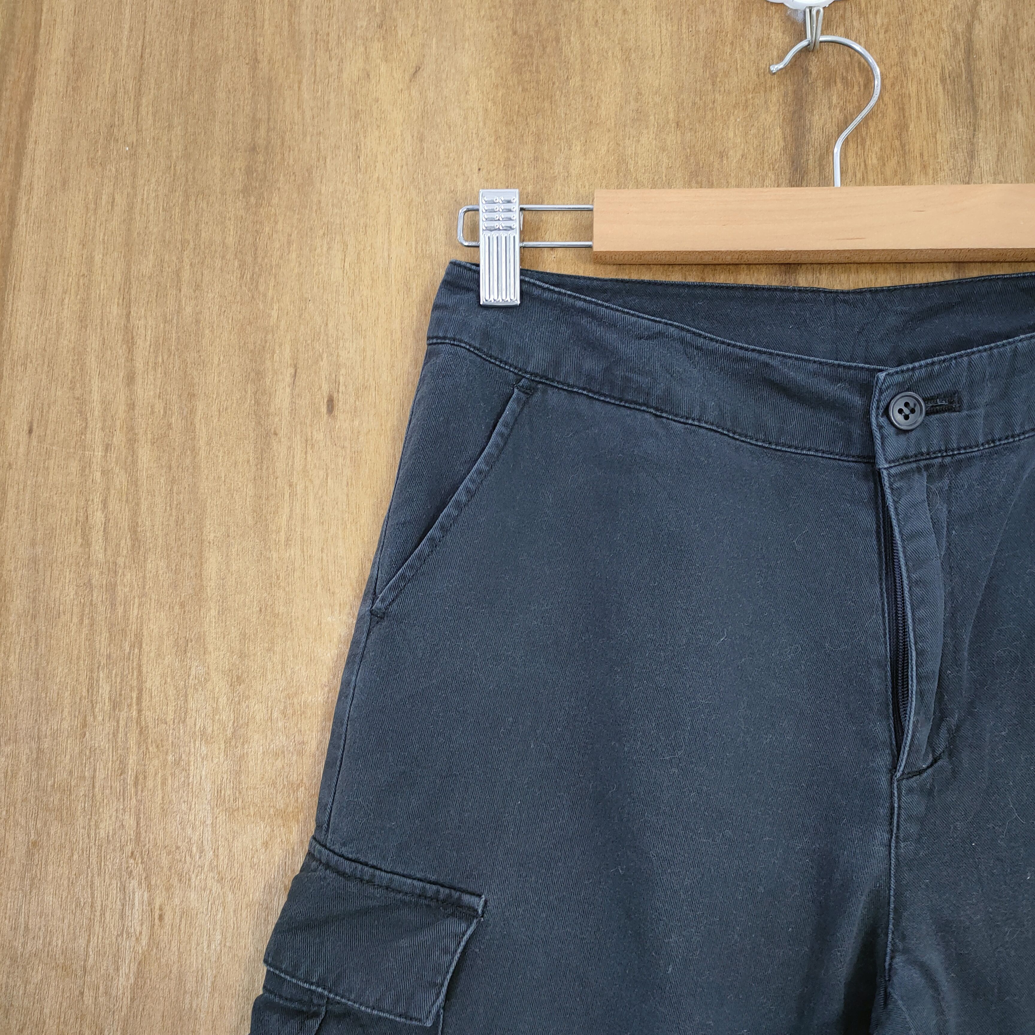 Japanese Brand JAPANESE BRAND BLACK BONDAGE CARGO PANTS Size US 28 / EU 44 - 4 Thumbnail