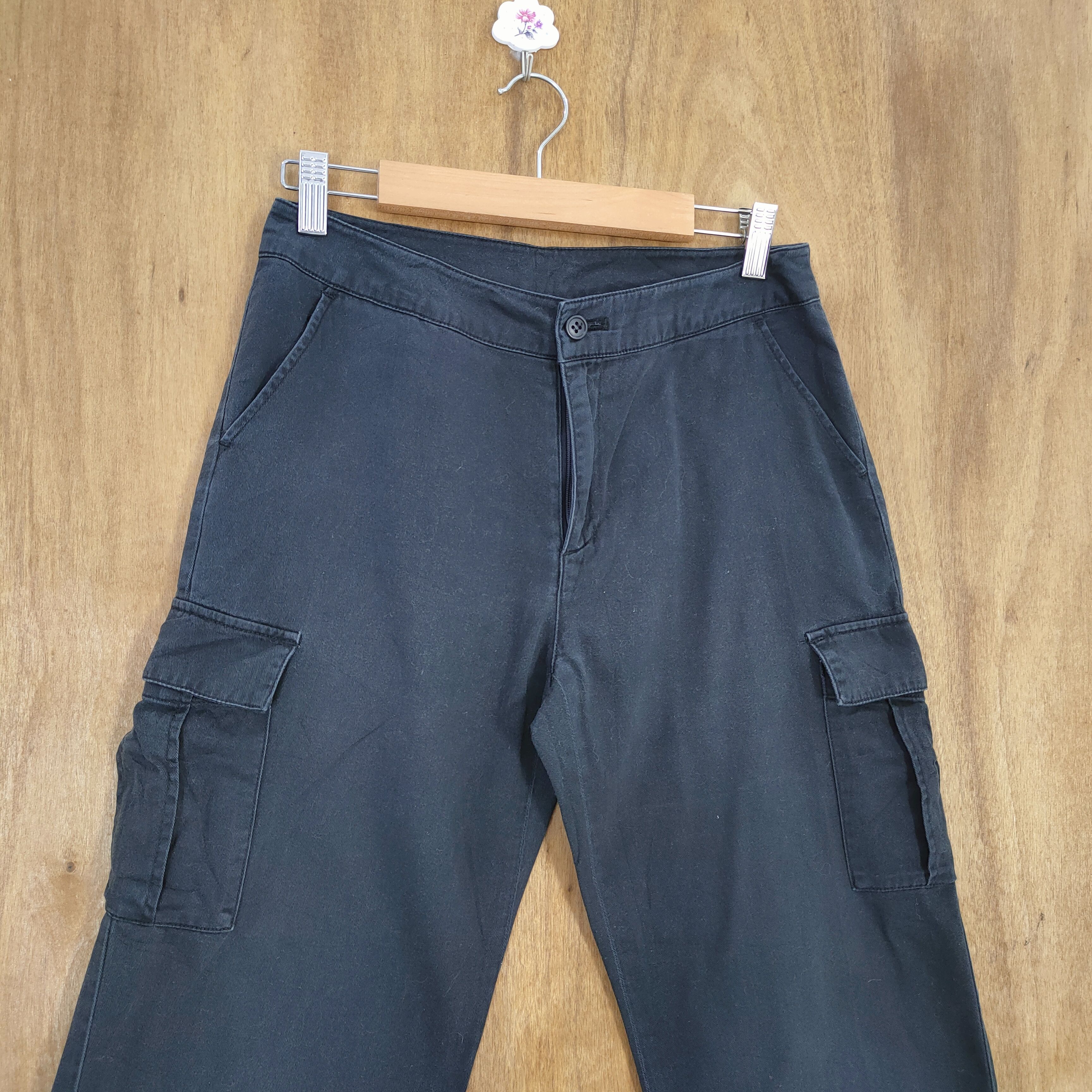 Japanese Brand JAPANESE BRAND BLACK BONDAGE CARGO PANTS Size US 28 / EU 44 - 2 Thumbnail