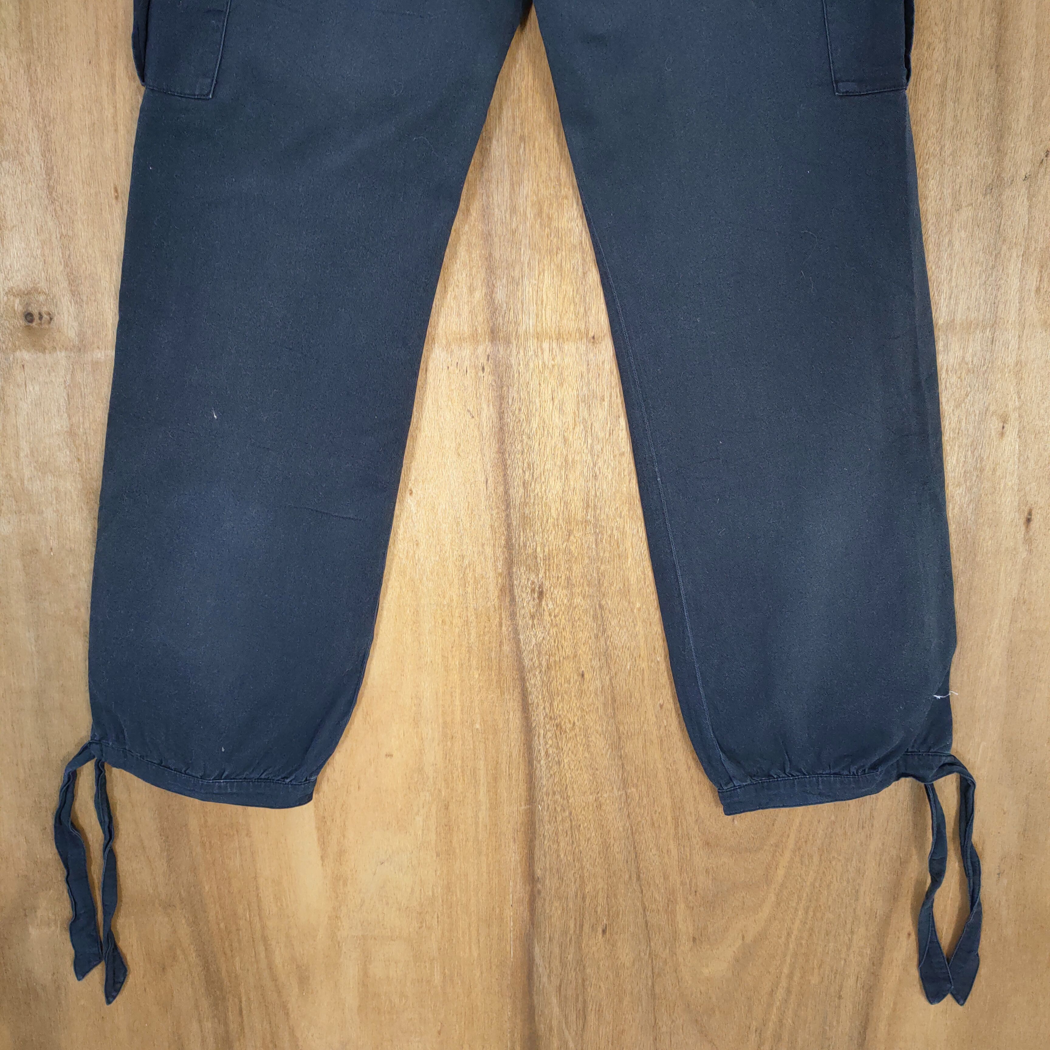 Japanese Brand JAPANESE BRAND BLACK BONDAGE CARGO PANTS Size US 28 / EU 44 - 9 Thumbnail