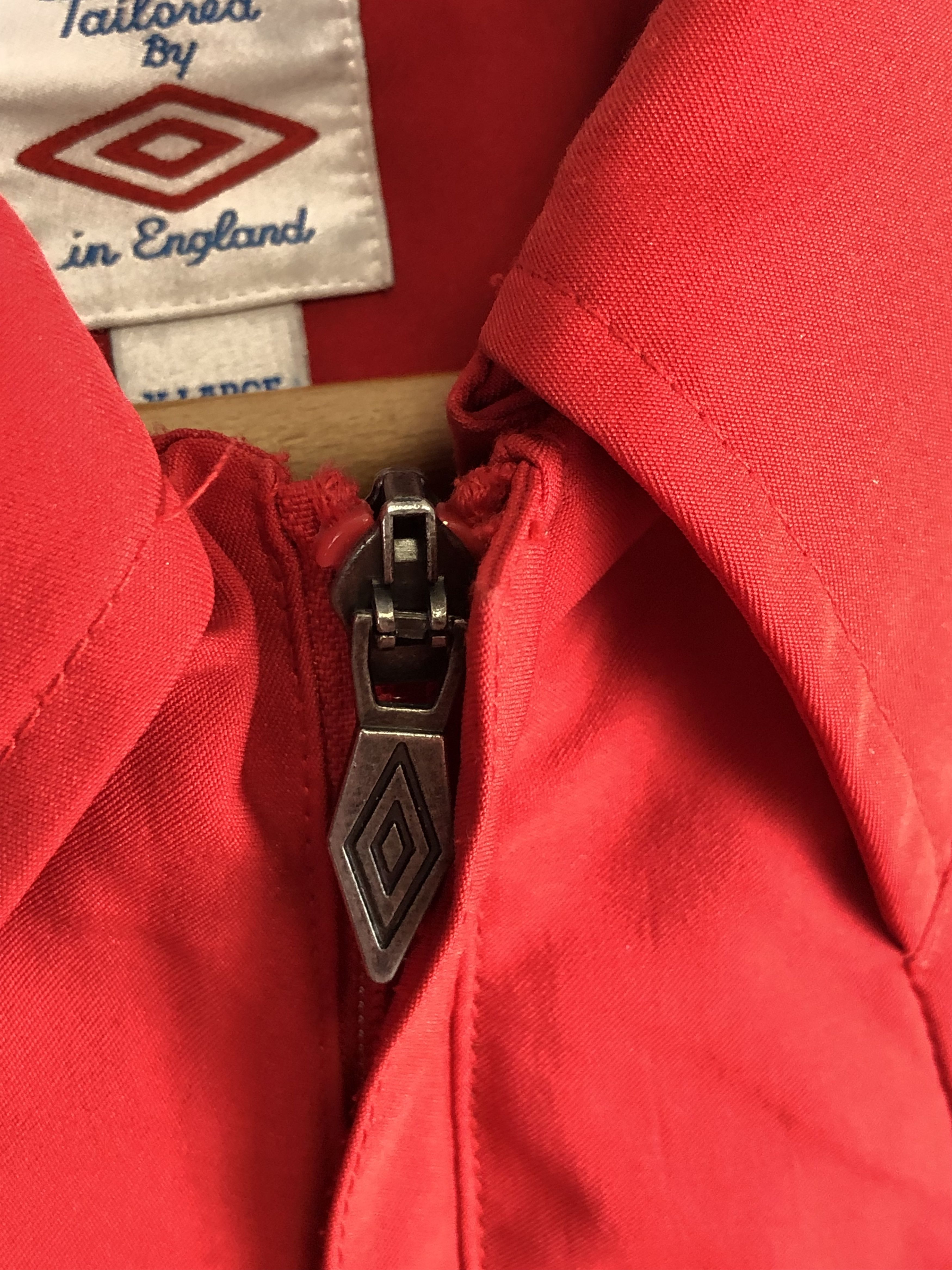 Umbro VINTAGE UMBRO RED LIGHT JACKET ENGLAND BIG BACK LOGO Size US XL / EU 56 / 4 - 7 Thumbnail