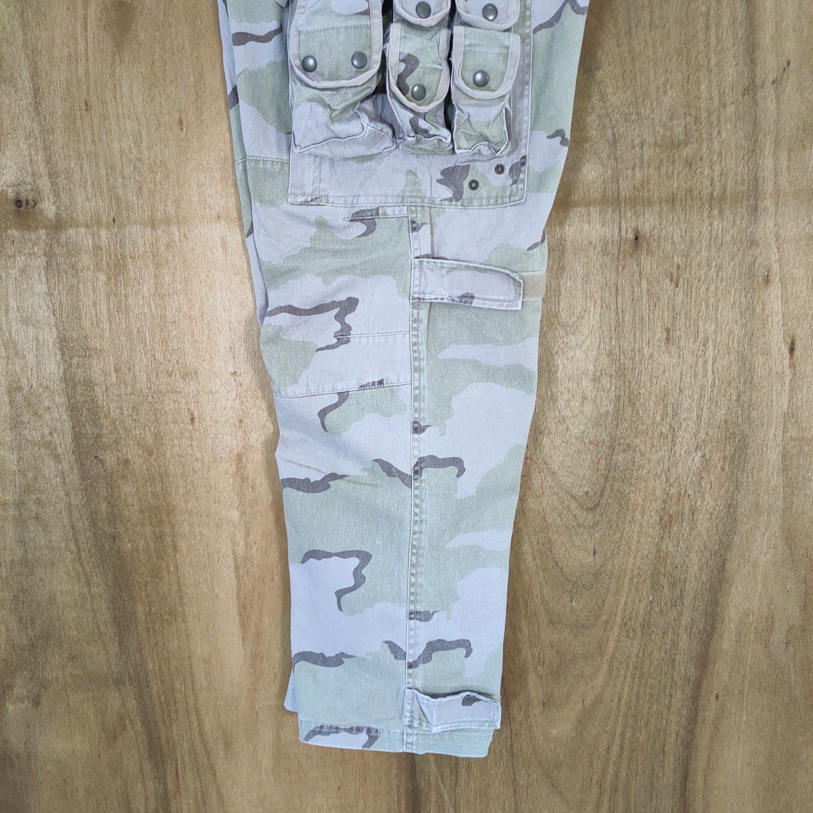Vintage VINTAGE TROUSERS MAN CAMO MILITARY WAIST BAG CARGO PANTS Size US 36 / EU 52 - 13 Thumbnail