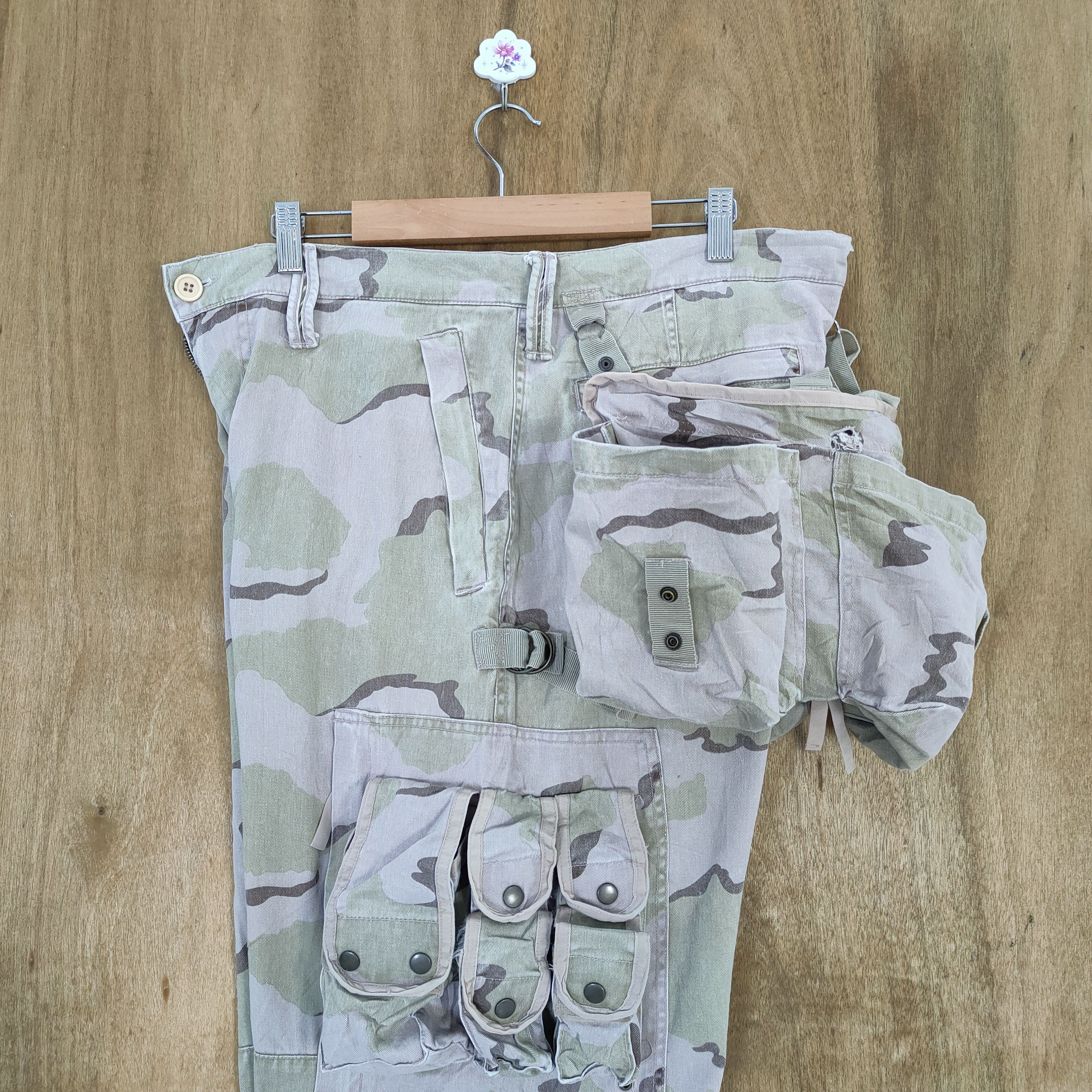 Vintage VINTAGE TROUSERS MAN CAMO MILITARY WAIST BAG CARGO PANTS Size US 36 / EU 52 - 12 Thumbnail
