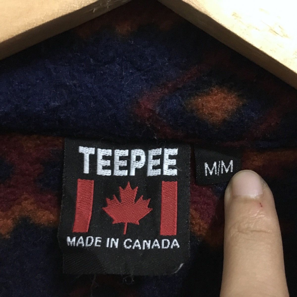 Teepee Sports × Vintage VINTAGE TEEPEE CANADA ANIMAL ABSTRACT DESIGN FLEECE SWEATER Size US M / EU 48-50 / 2 - 3 Thumbnail