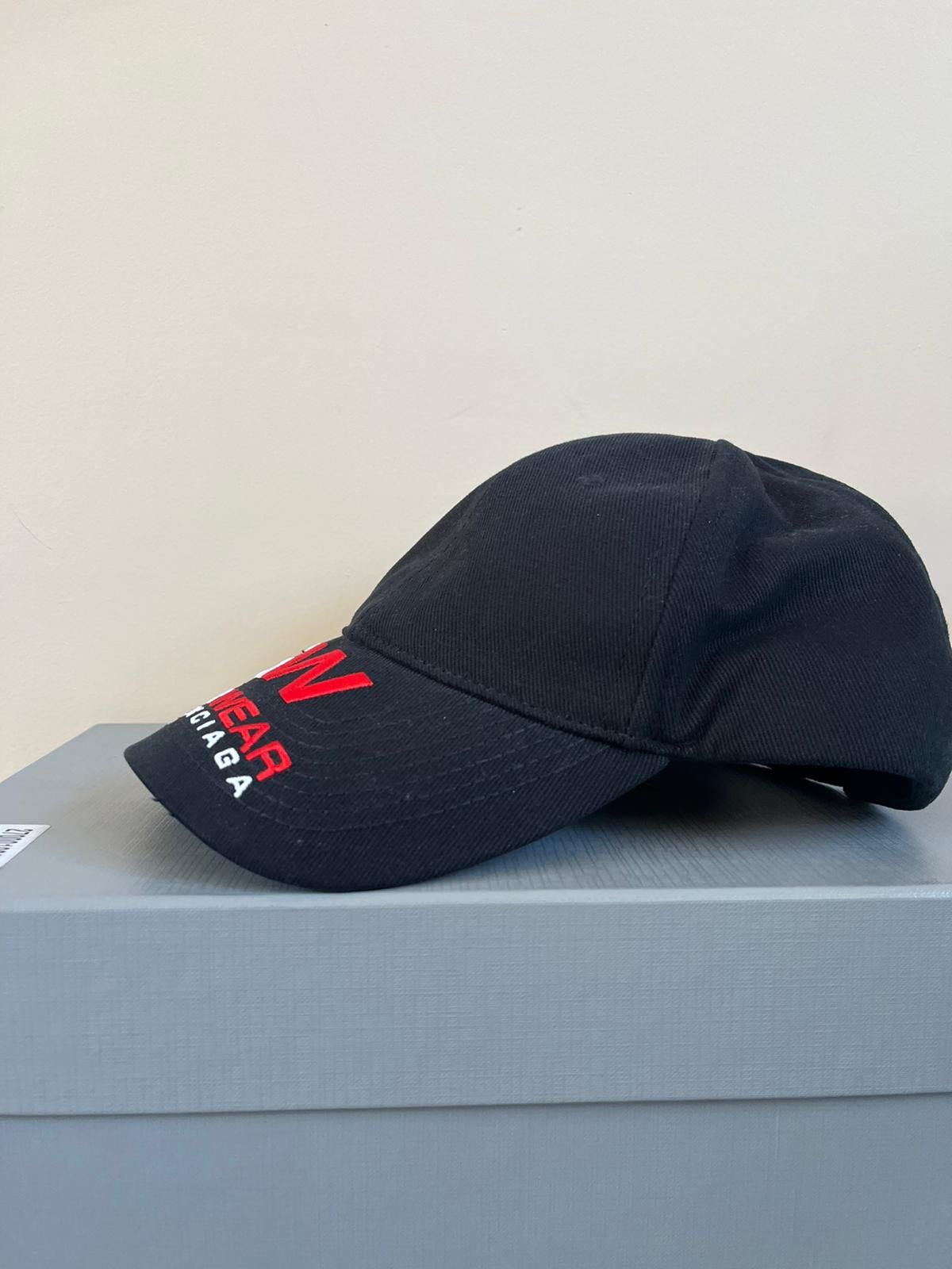 Balenciaga Gym Wear Logo Hat in Black Size ONE SIZE - 3 Thumbnail